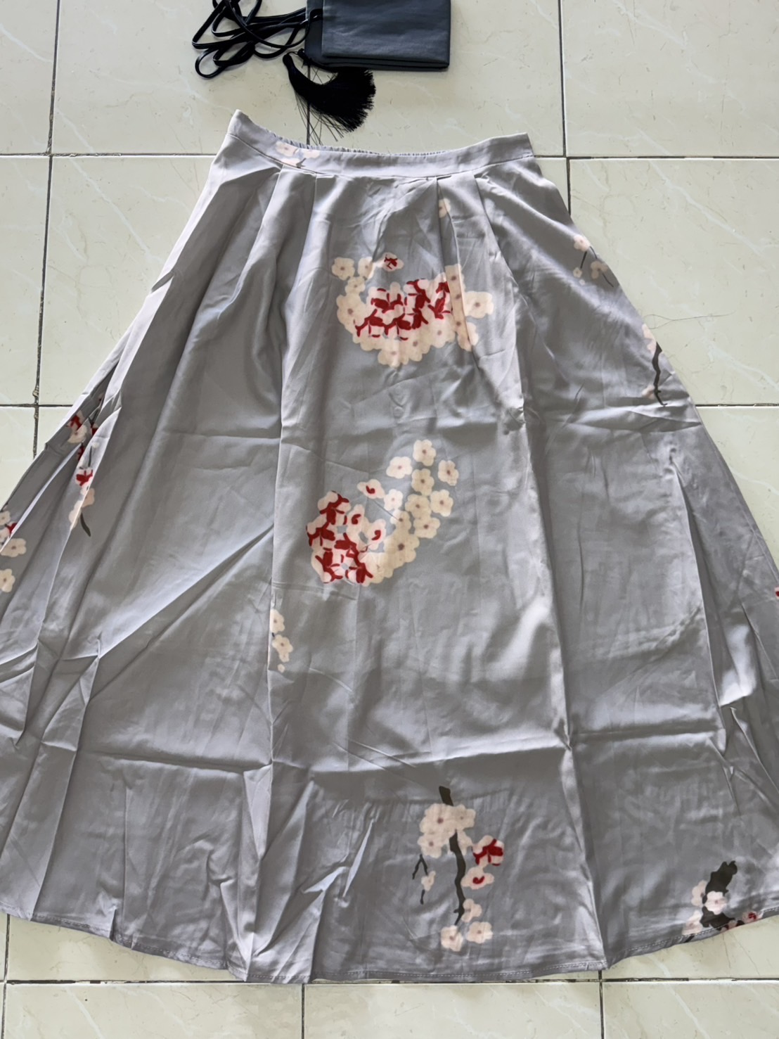 ชุดหม่าเมี่ยนยาว เสื้อขาว+กระโปรงเทา รหัส 589