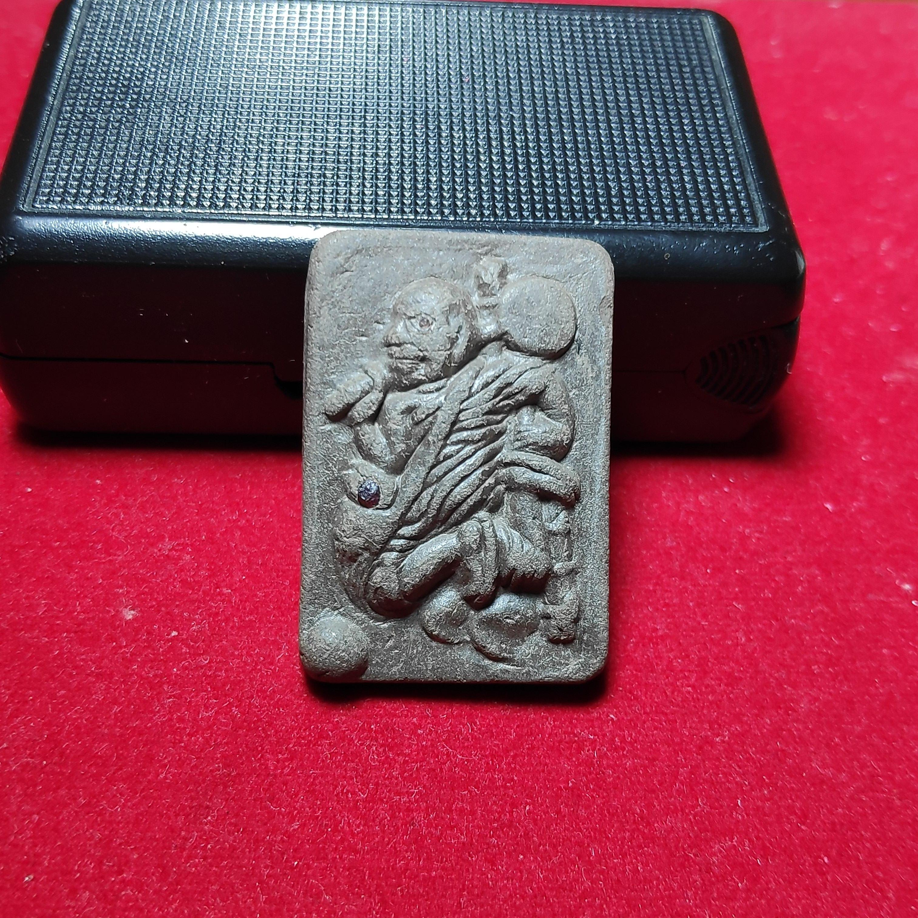 พระฤาษีท่องสวรรค์หลังยันต์หลวงพ่อฤาษีลิงดำ