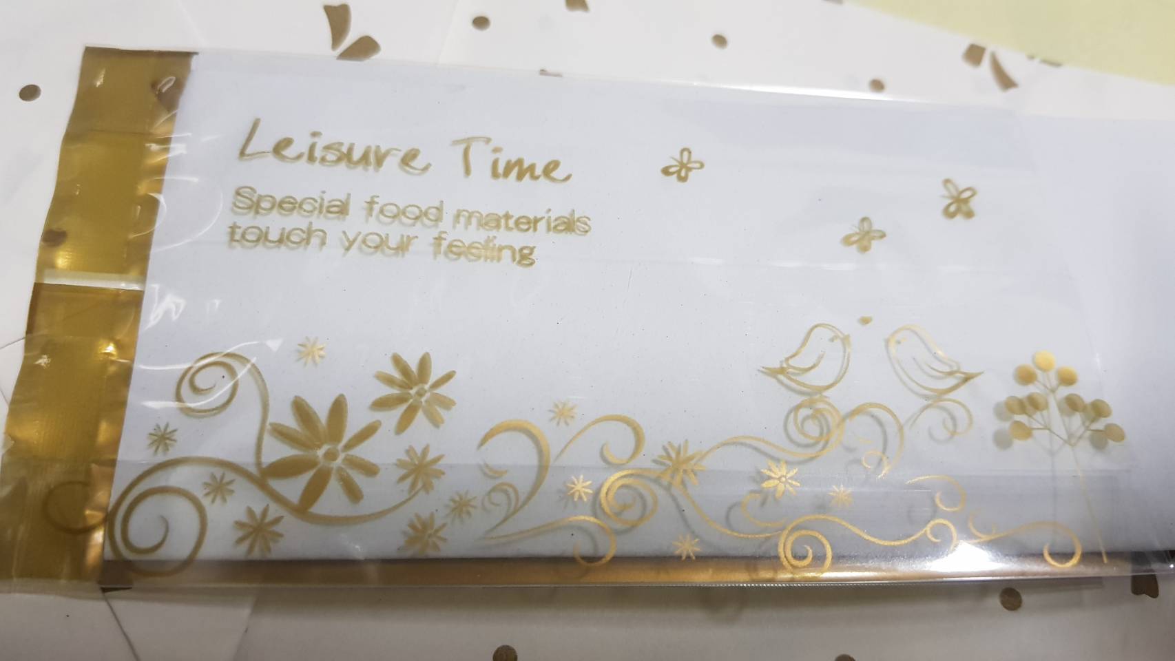 ถุงซีลกลางขยายข้าง ไซส์เล็ก 6.5x11.5+2.5 ลายดอกไม้ พื้นทอง แพ็ค 100 ใบ