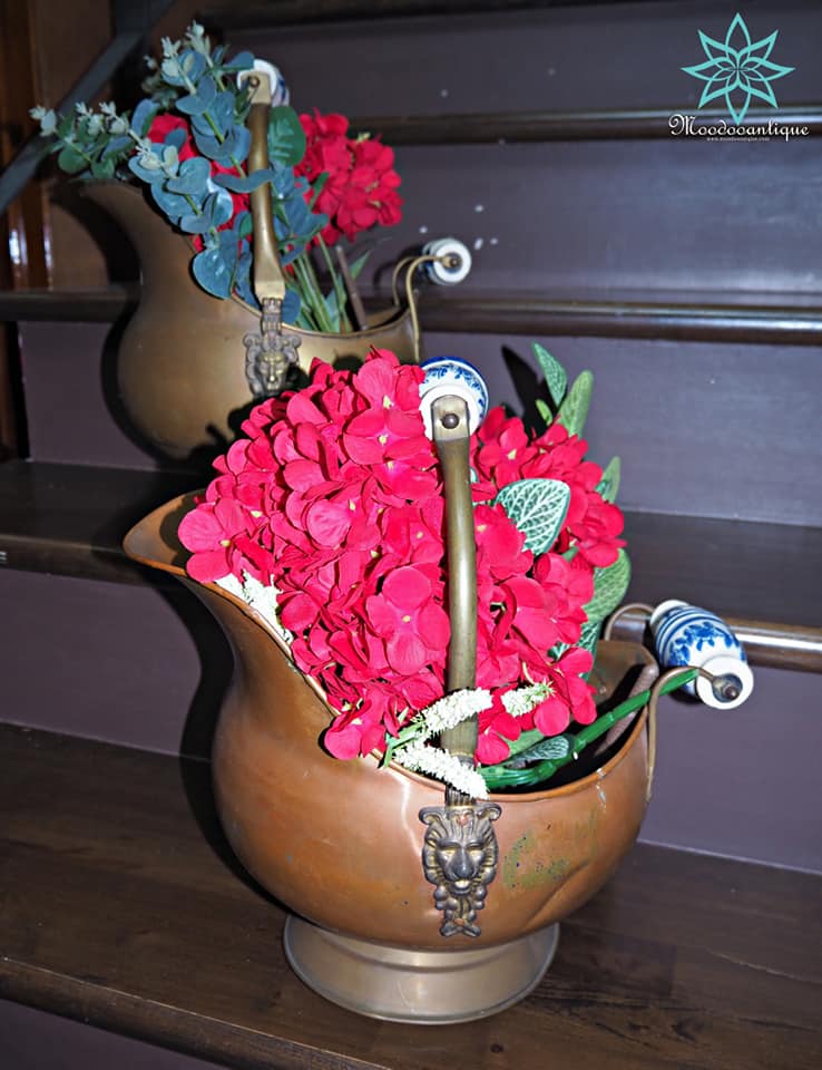 ที่ใส่ถ่านทองเหลืองโบราณของอังกฤษ