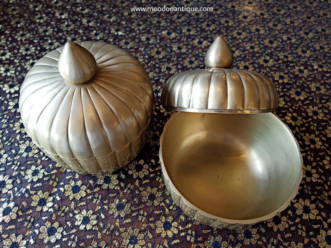 ผะอบทองเหลืองแกะลายฟักทอง