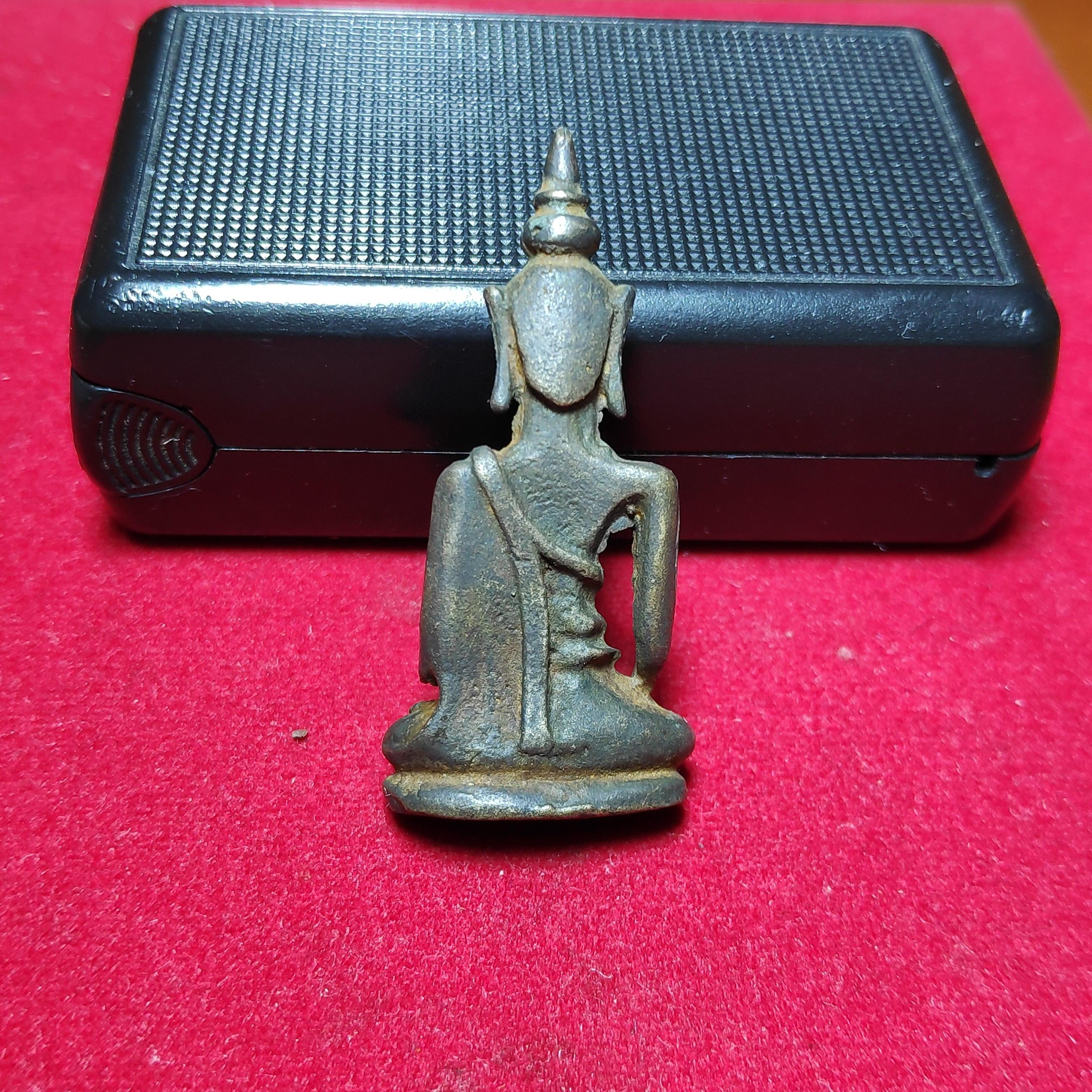 รูปหล่อพระบูชาศิลปอยุธยาเนื้อสัมฤทธิ์สูง4เซ็นต์