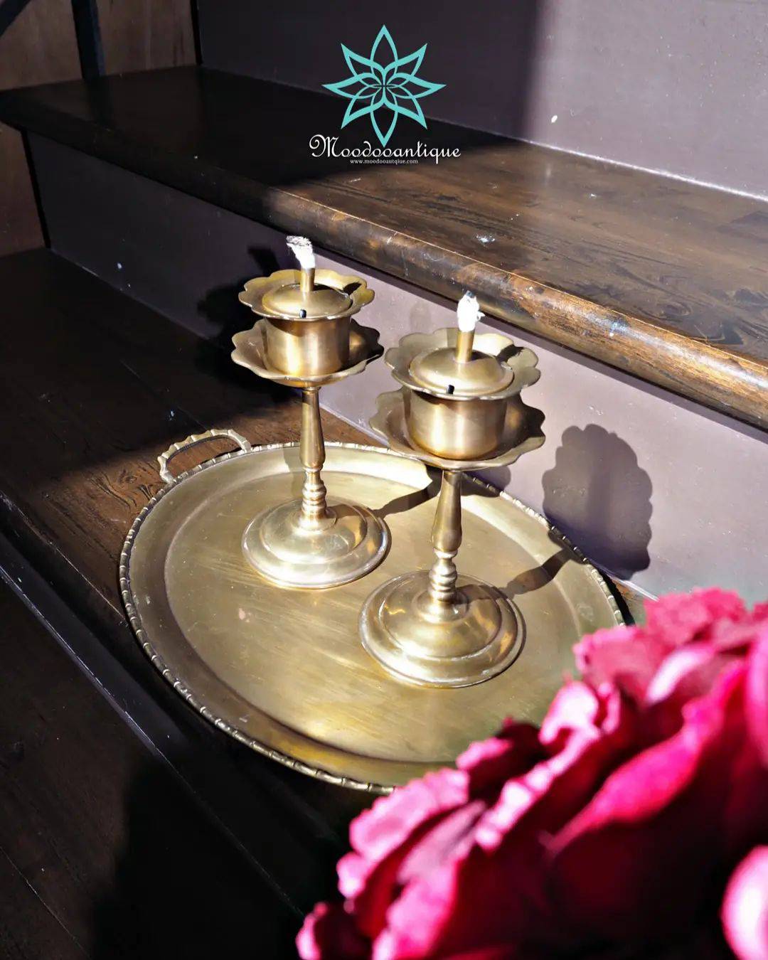 เชิงตะเกียงนำ้มันหรือเป็นเชิงเทียนทองเหลือง