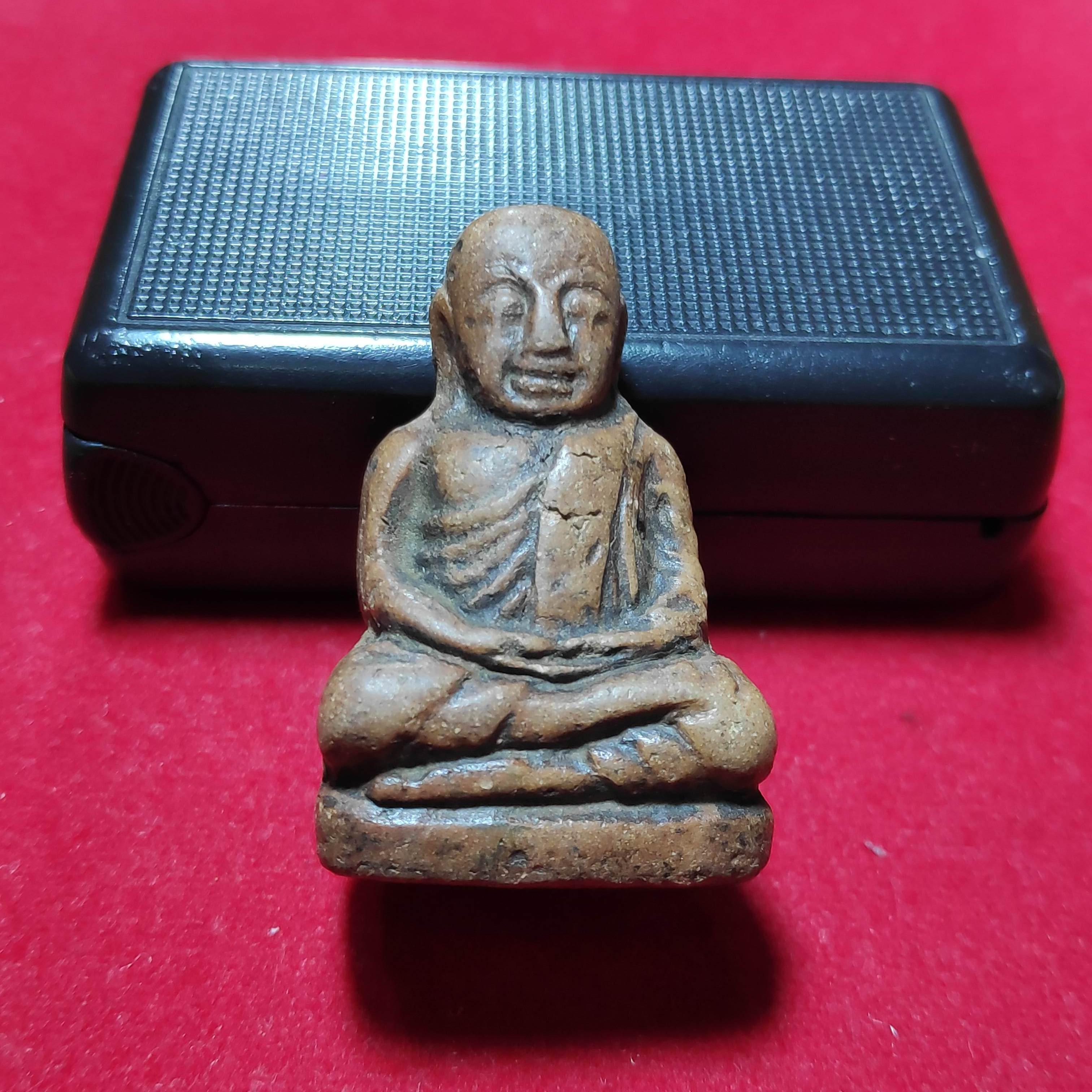 รูปหล่อหลวงพ่อเงินวัดบางคลานพิมพ์ใหญ่อุดกริ่งกรุวัดเขาพระใต้เนื้อดิน