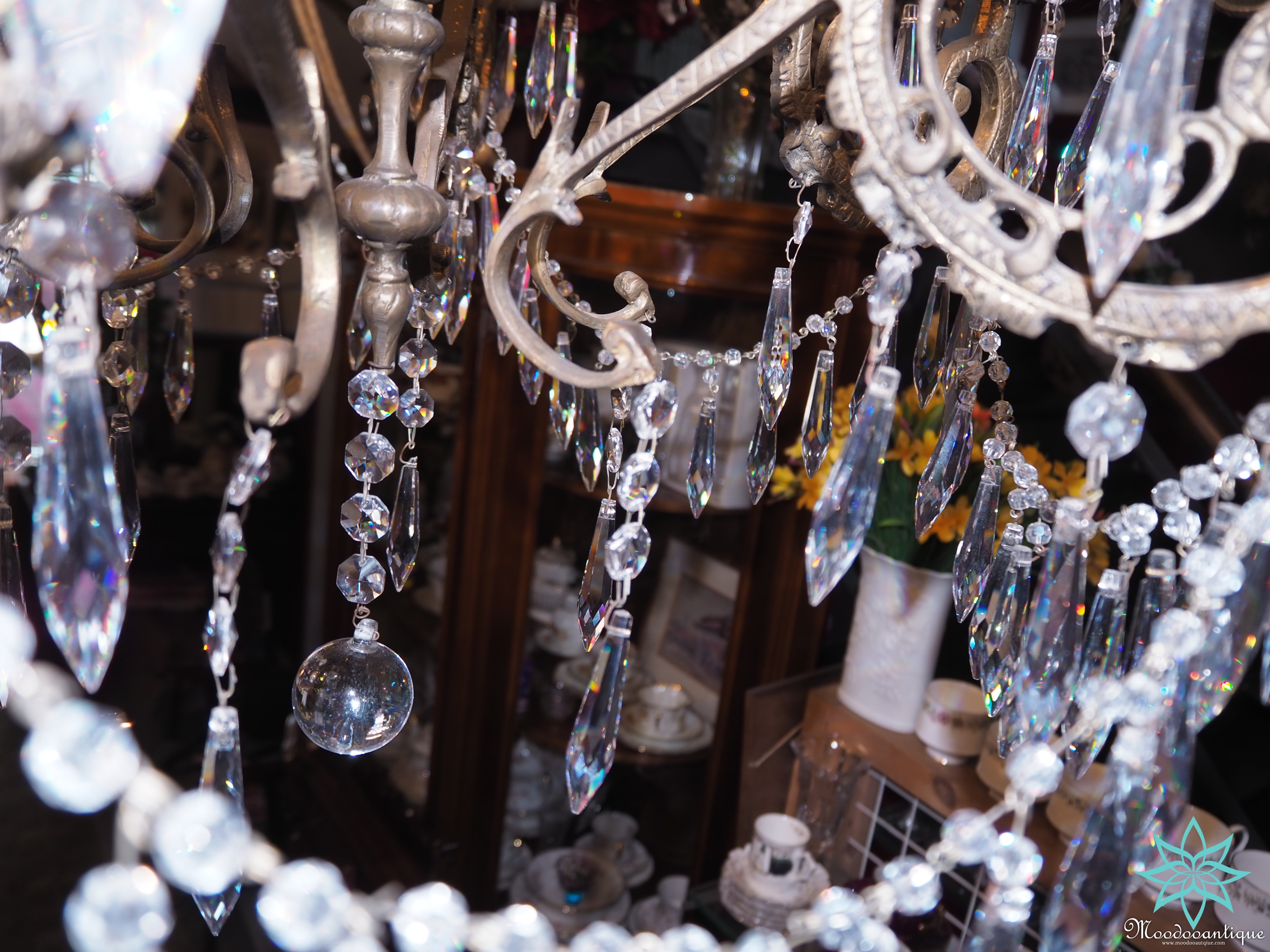 Rare Antique Brass and crystal chandelier แอนทีคช่อโคมไฟทองเหลืองงานฝรั่งเศส