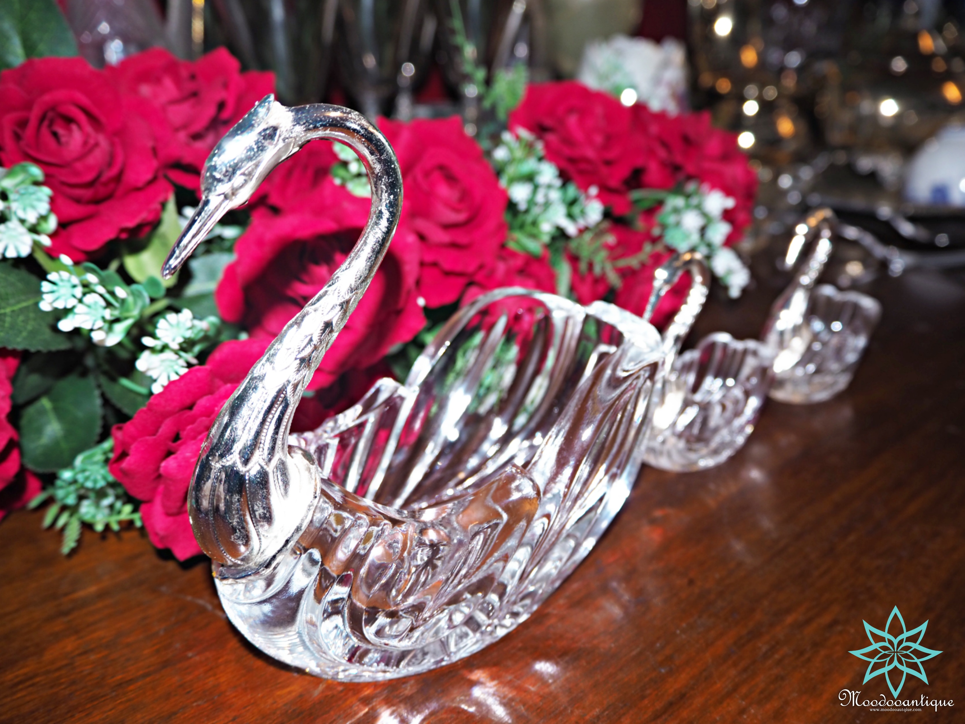 หงส์คริสตัลหัวเงิน