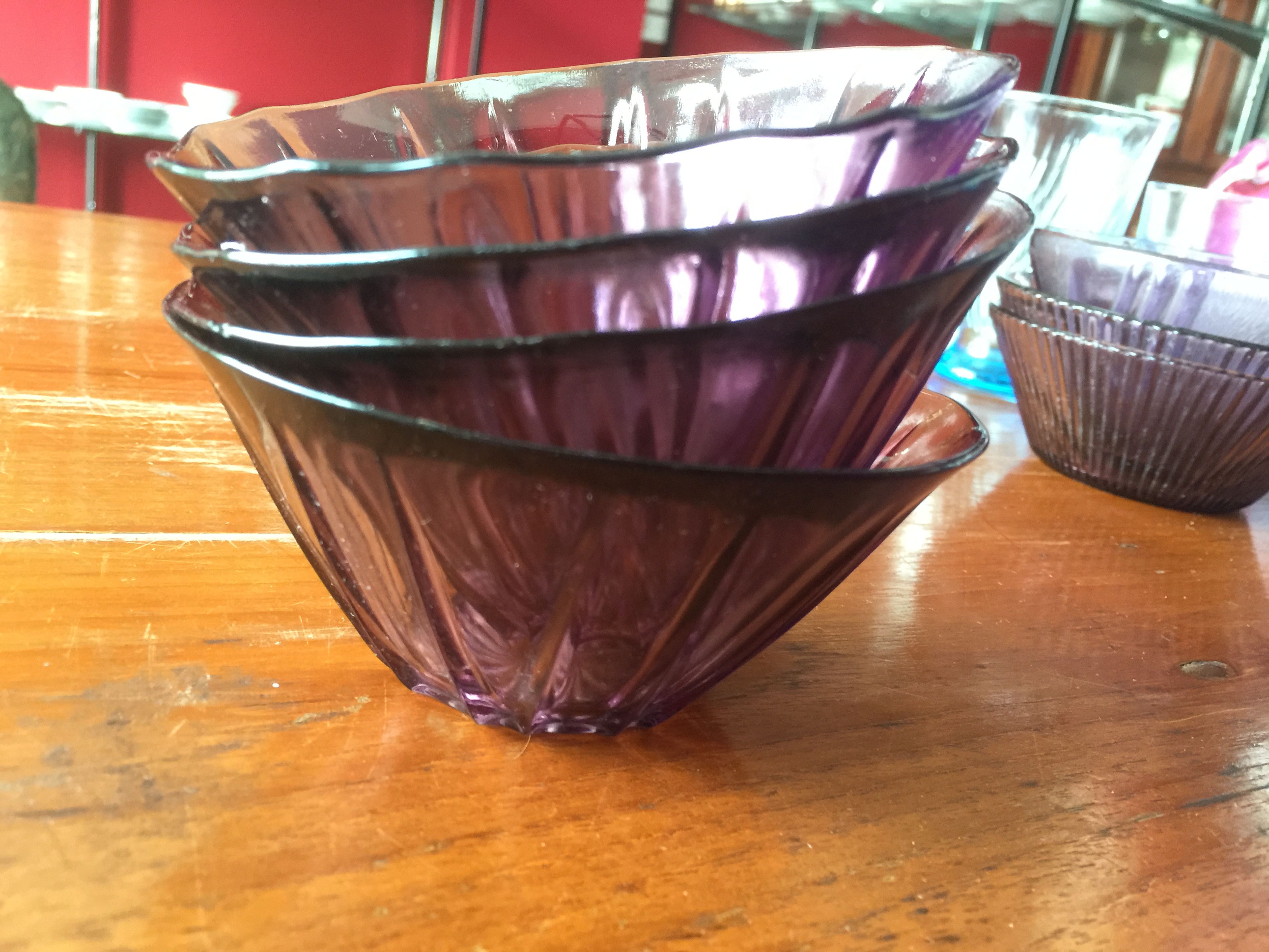 ชุดถ้วยขนมสีม่วง