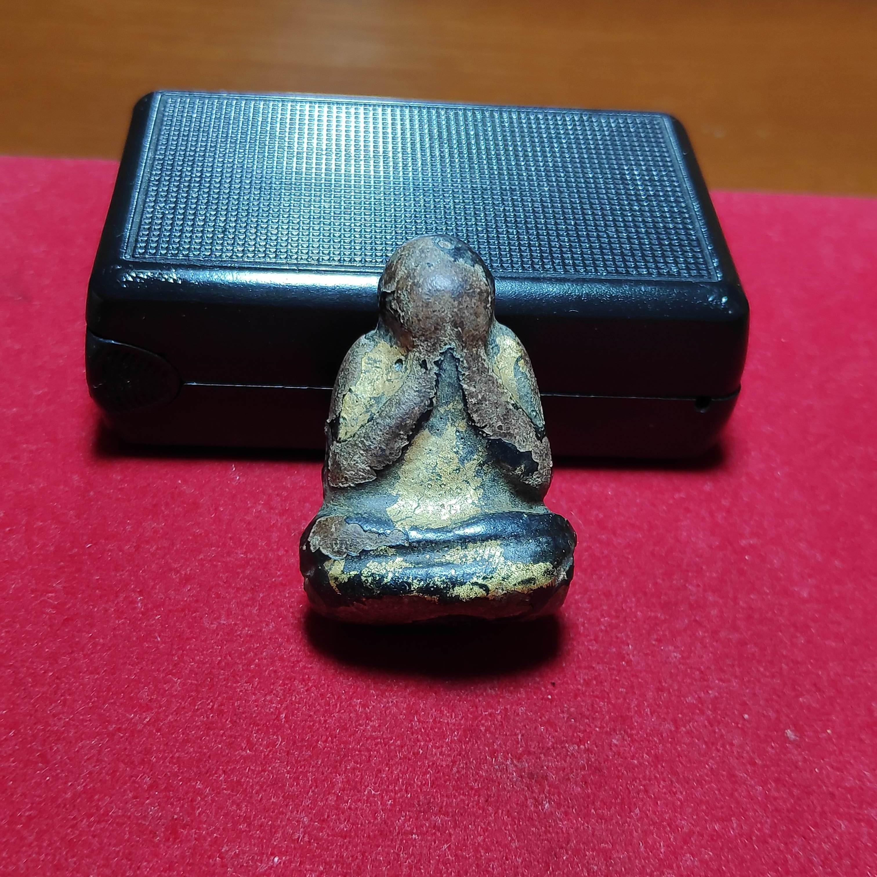 พระปิดตาพิมพ์ปั้นลอยองค์หลวงพ่อเเก้ววัดปากทะเลเนื้อผงคลุกรัก