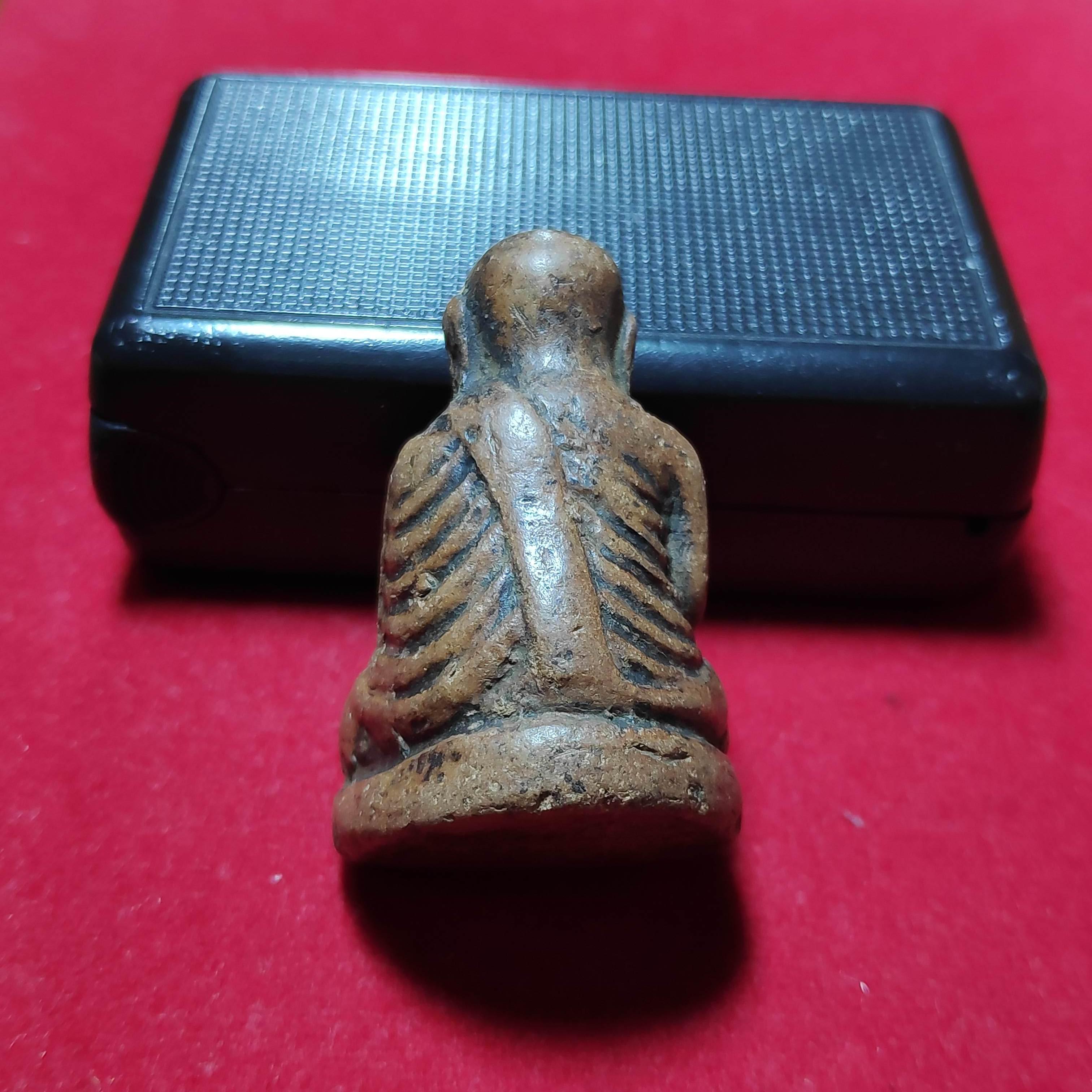 รูปหล่อหลวงพ่อเงินวัดบางคลานพิมพ์ใหญ่อุดกริ่งกรุวัดเขาพระใต้เนื้อดิน