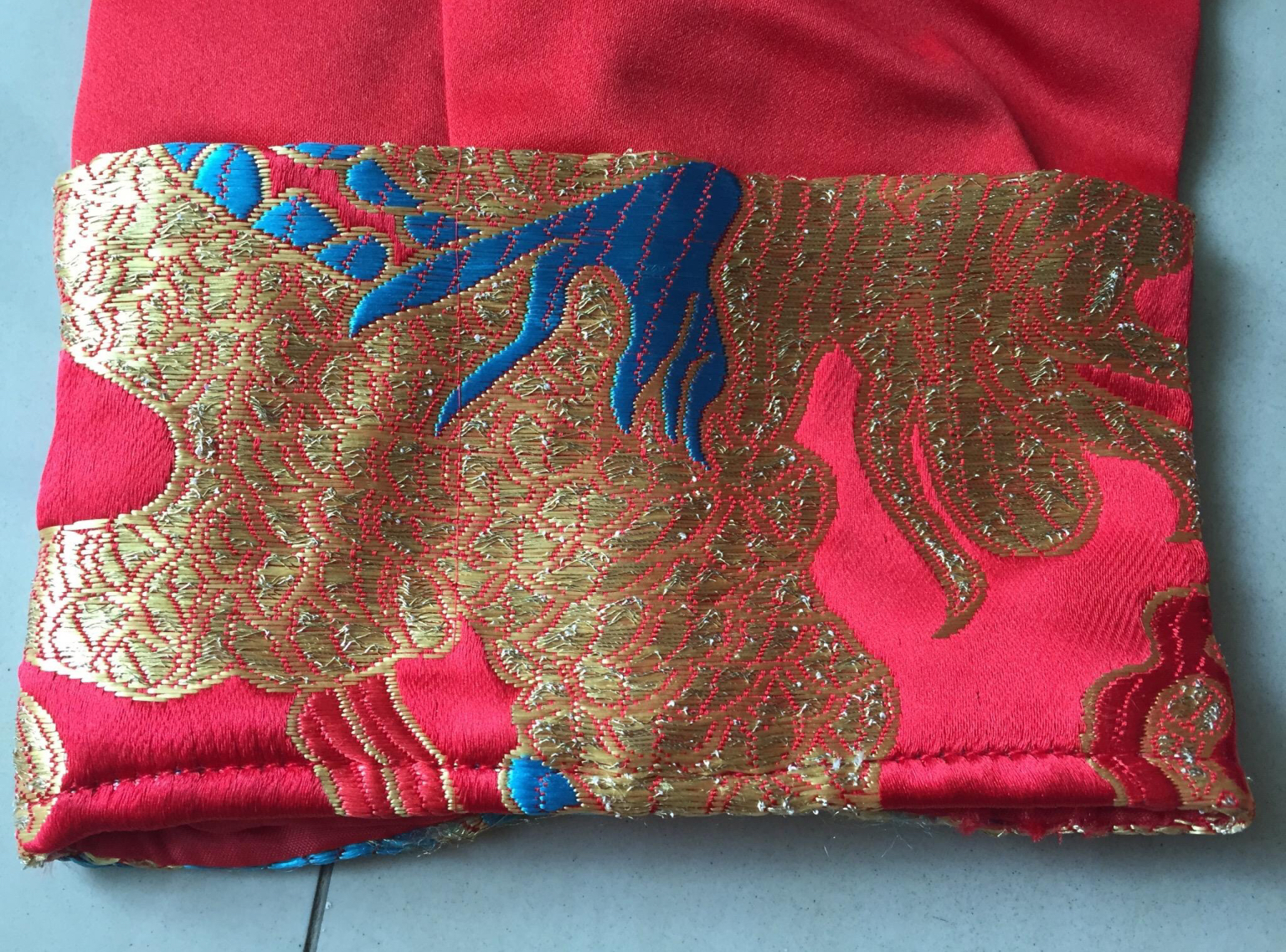 เสื้อจีนผู้ชายสีแดงลายมังกร สีทองน้ำเงิน ZH135