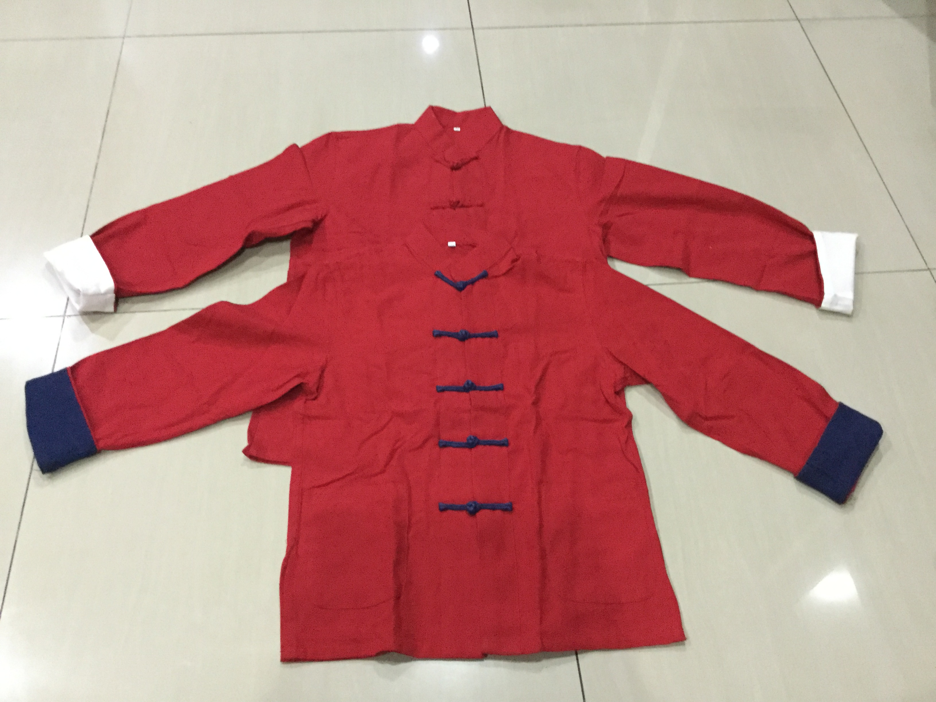 ชุดจีนเด็กชาย สีแดงขอบแขนน้ำเงิน ผ้าฝ้าย รหัส BBB66 สินค้าพร้อมส่ง