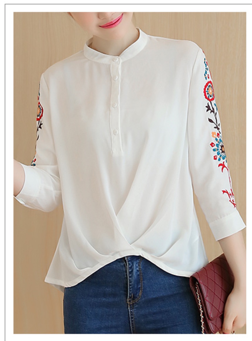 เสื้อแขนสี่ส่วน สีขาวปักแขน. รหัส PP33