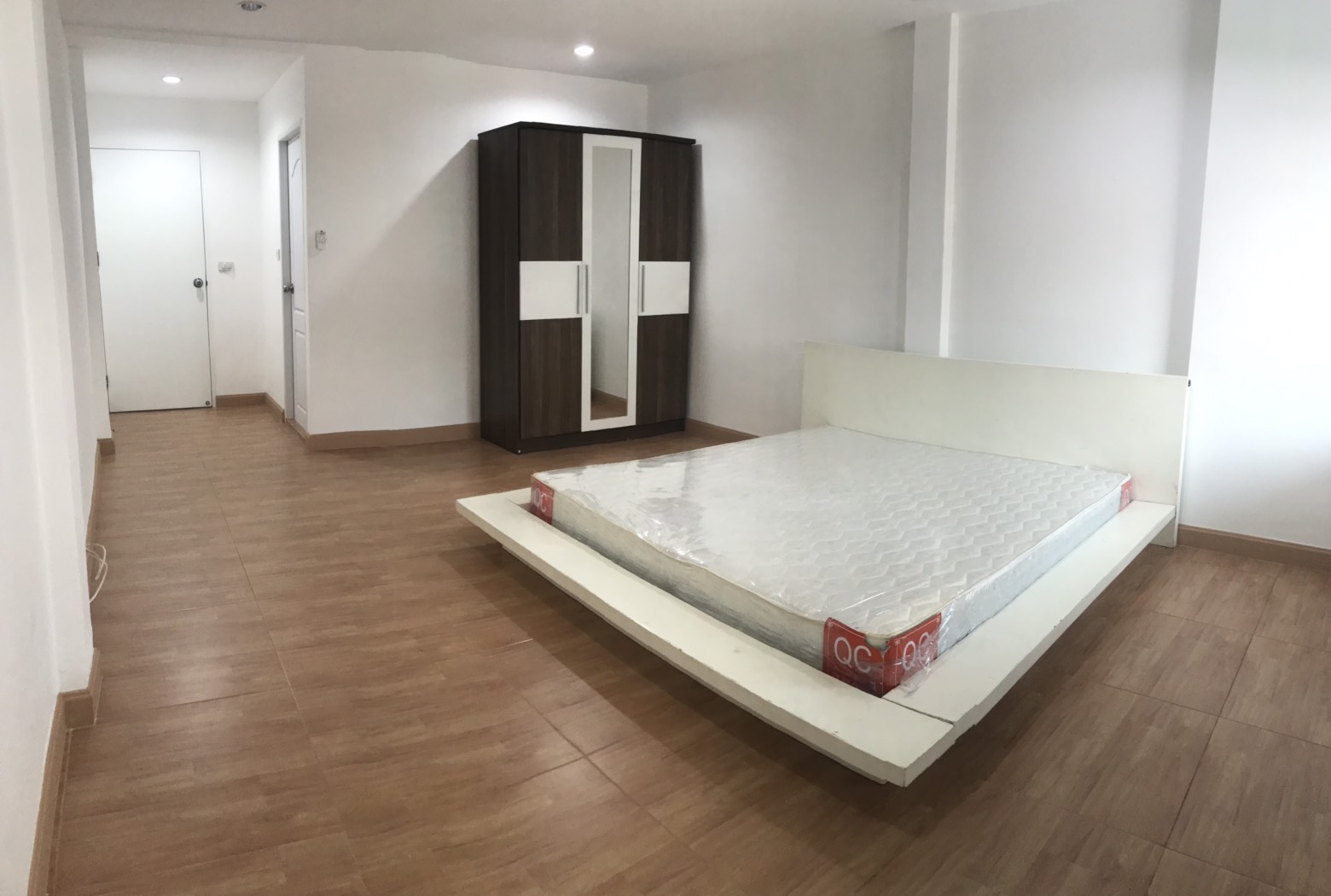 ให้เช่าทาวน์โฮม 3 ชั้น ซ. พหลโยธิน 32 ใกล้เมเจอร์ รัชโยธิน