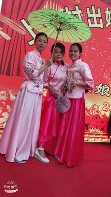 ชุดเสื้อ+กระโปรงสีชมพูเข้ม รหัส GH66 พร้อมส่ง