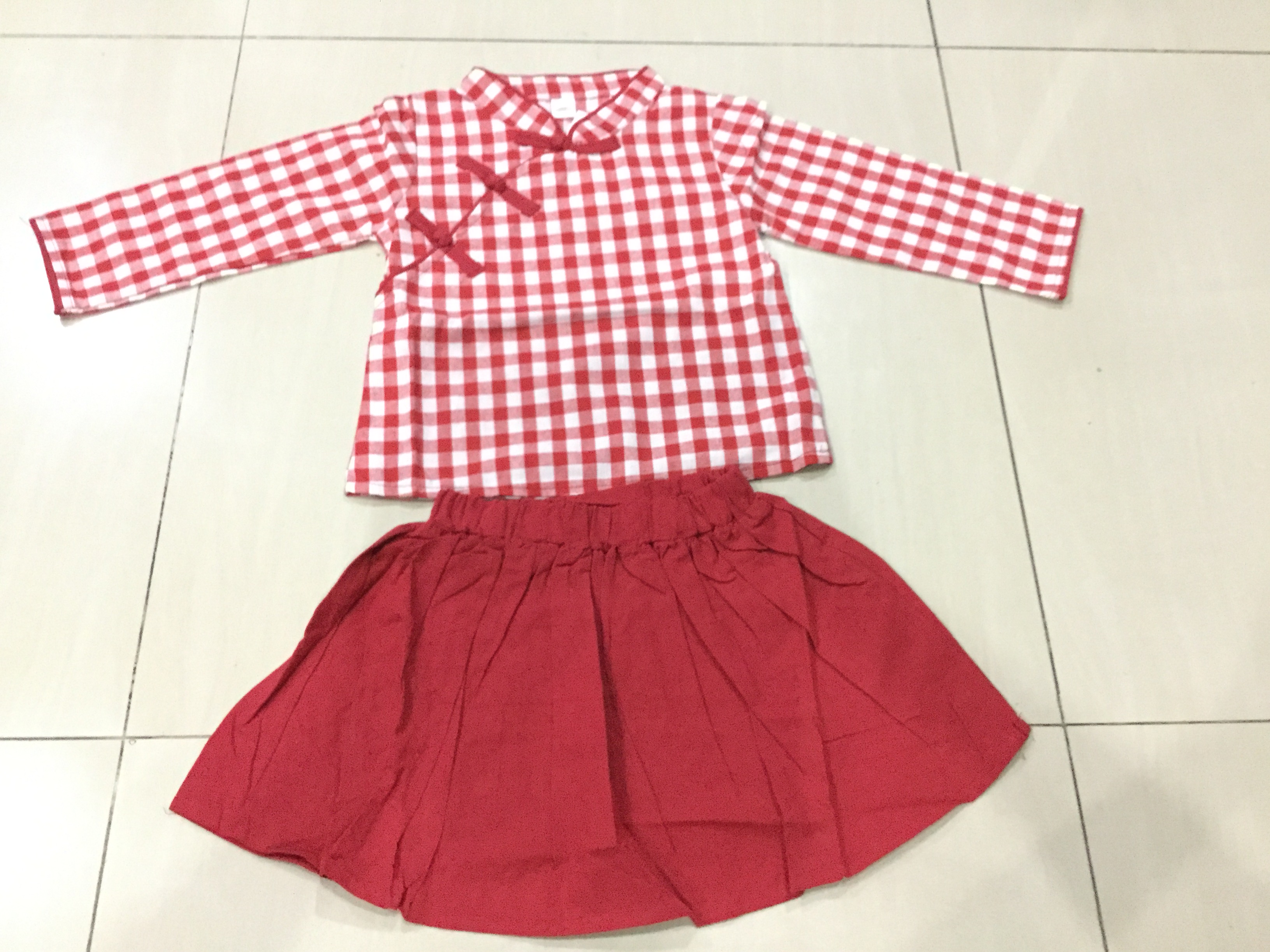 ชุดเสื้อลายสก๊อต +กระโปรง ผ้าฝ้าย สีแดง รหัส SC 58 สินค้าพร้อมส่ง