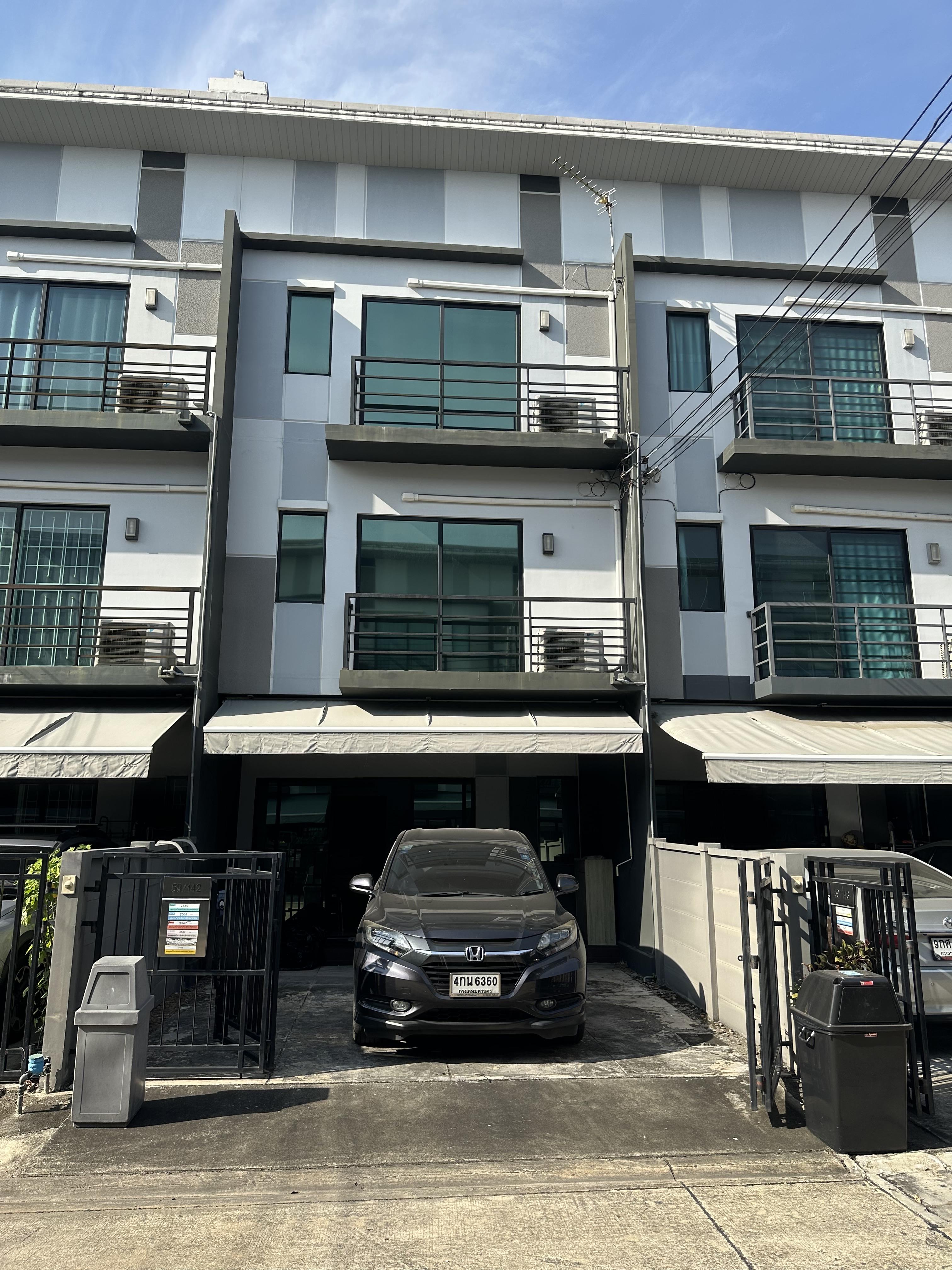 (MH0125) ให้เช่าทาวน์โฮม 3 ชั้น ม.บ้านกลางเมือง สุขสวัสดิ์ ใกล้สะพานภูมิพล