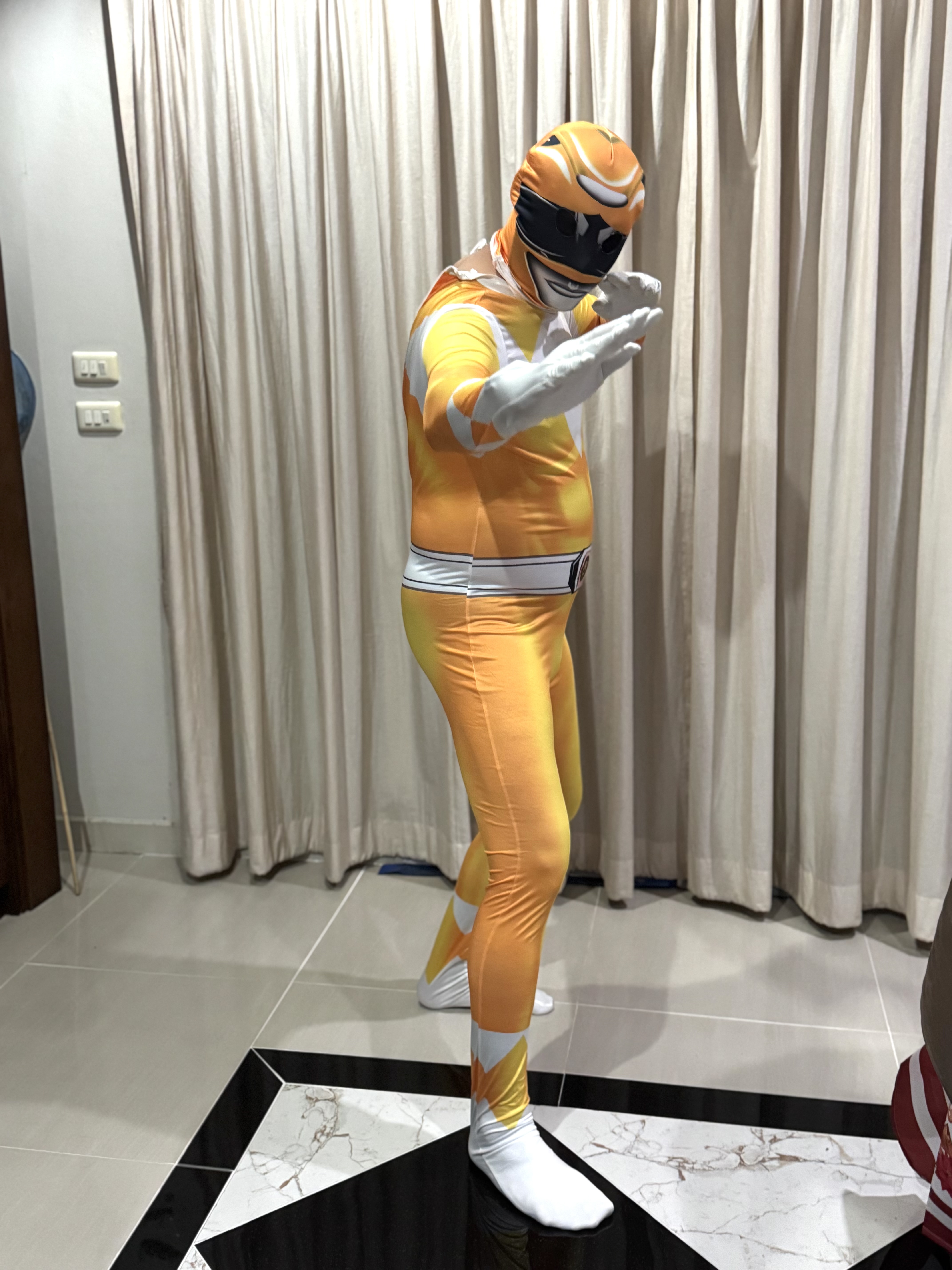 ชุดpower rangers มี 6 สี เช่าชุดละ 180฿