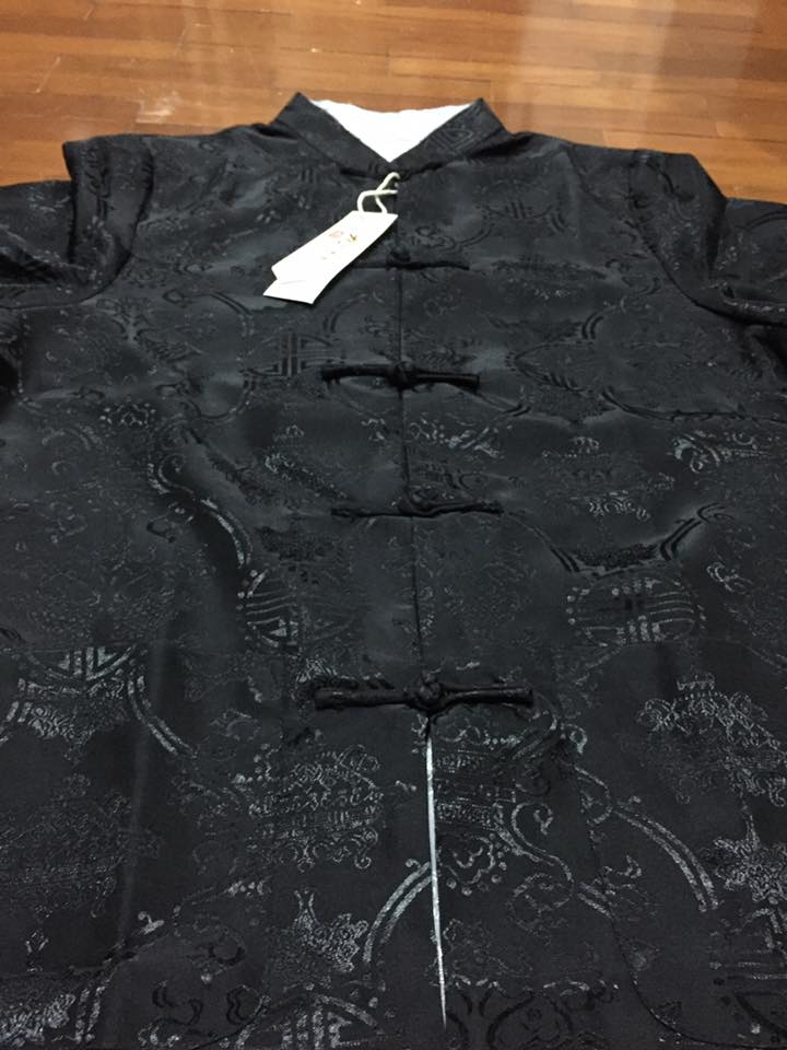เสื้อจีนผ้า ไหมจีน. สีดำ+ขาวเทา ใส่กลับได้ 2 สีรหัส.O128. สินค้าพร้อมส่ง
