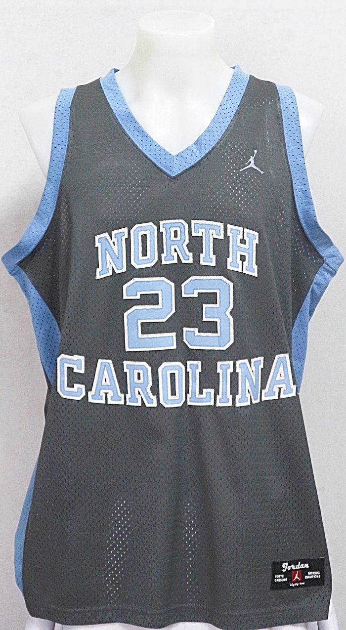 เสื้อบาสทีม NORTH CAROLINA ของ Michael Jordan