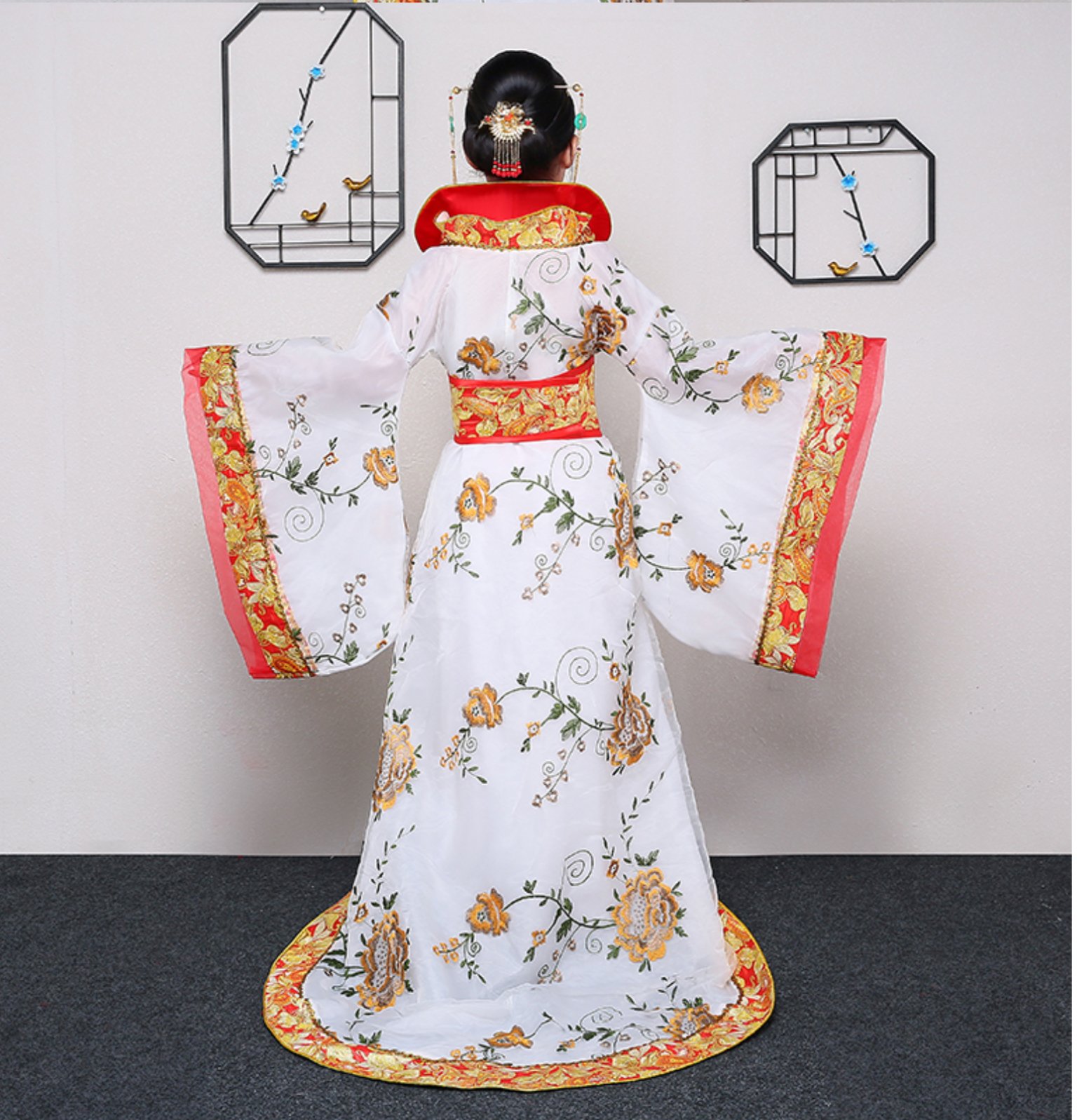 ชุดองค์หญิงราชวงศ์ถัง สีขาว. รหัสFIN 158 สินค้าพร้อมส่ง