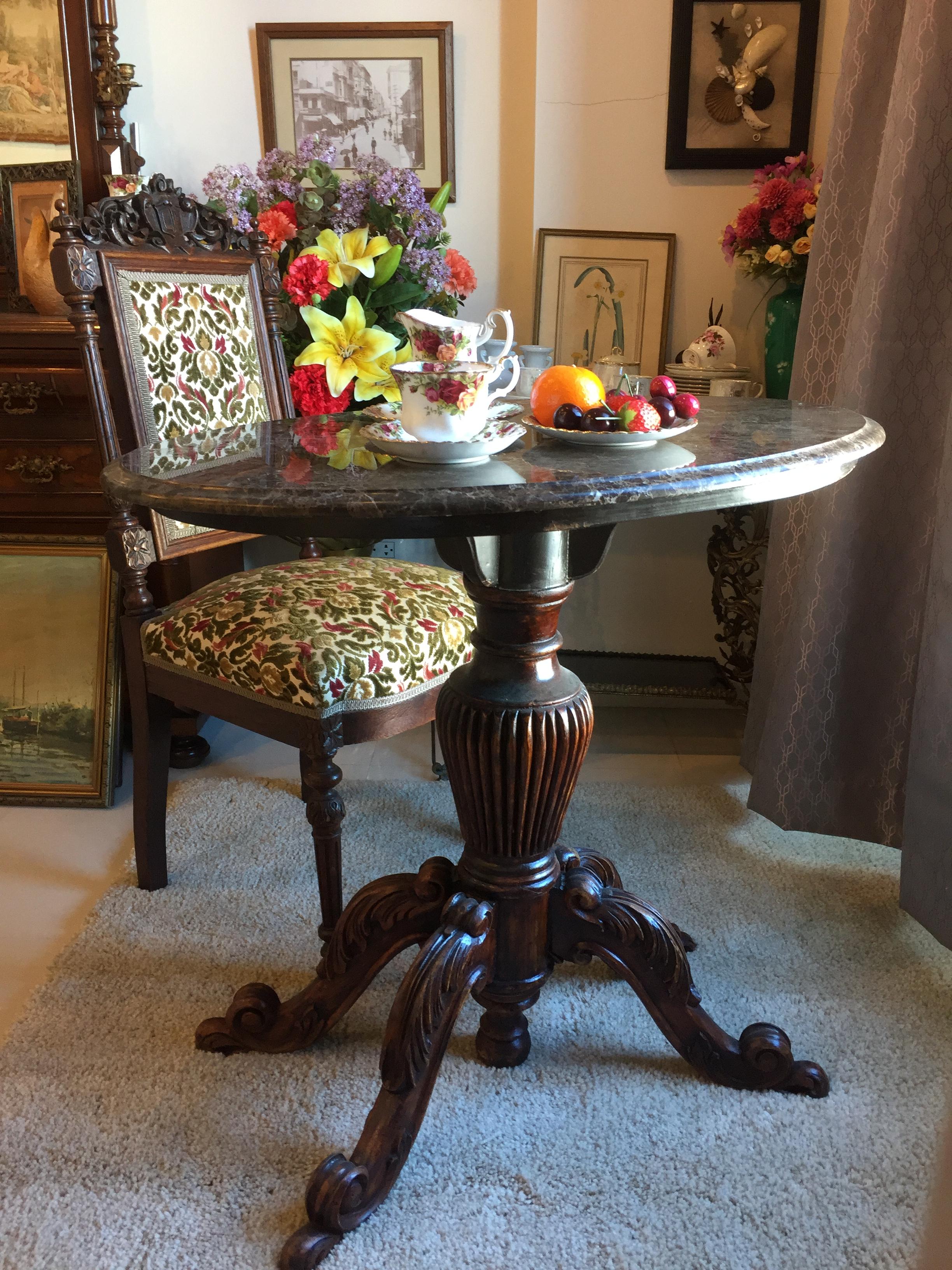 โต๊ะไม้มะฮอกกานีท็อปหินอ่อน