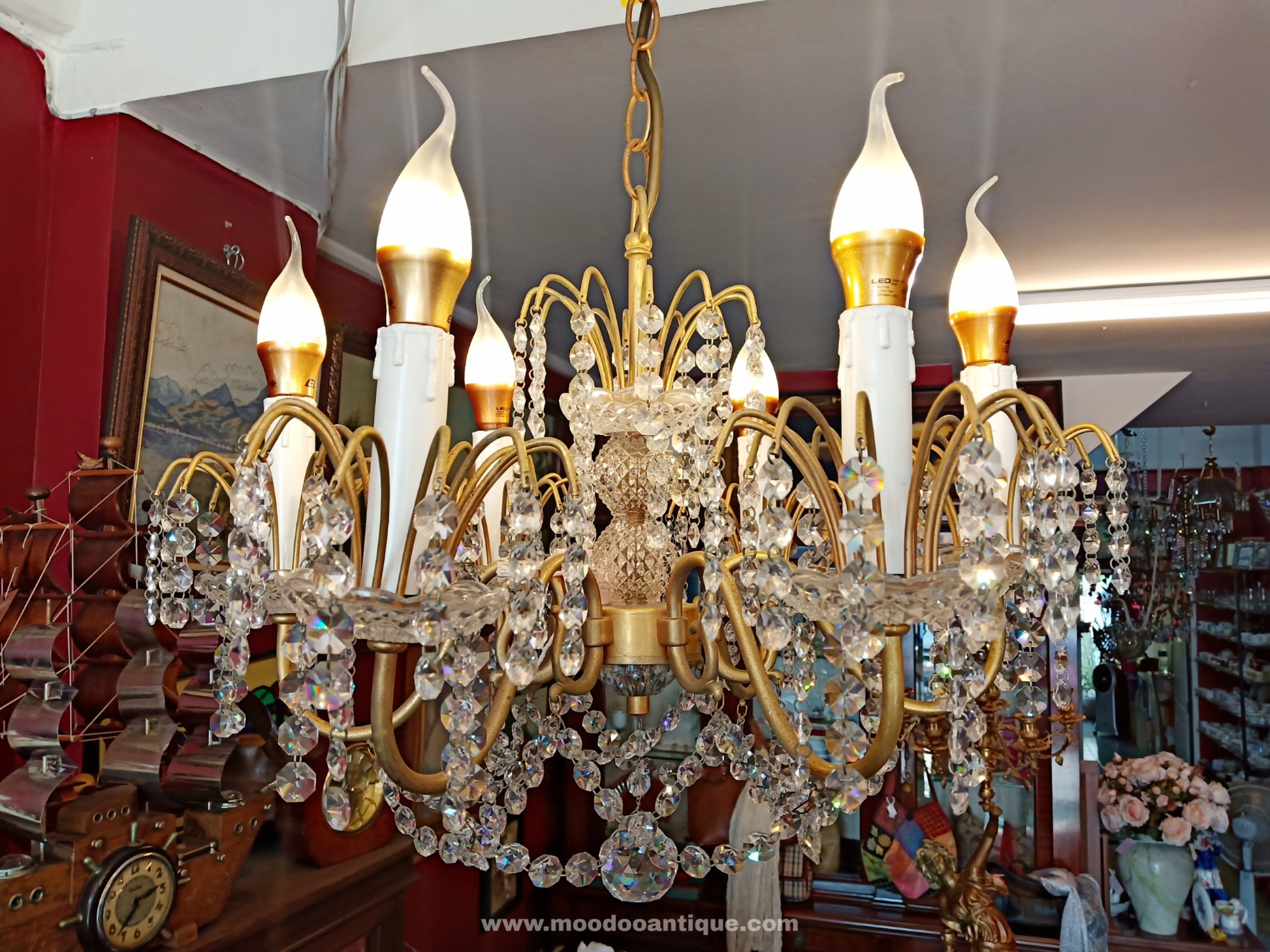 ขายแล้ว Crystal chandeliers with 6 lights