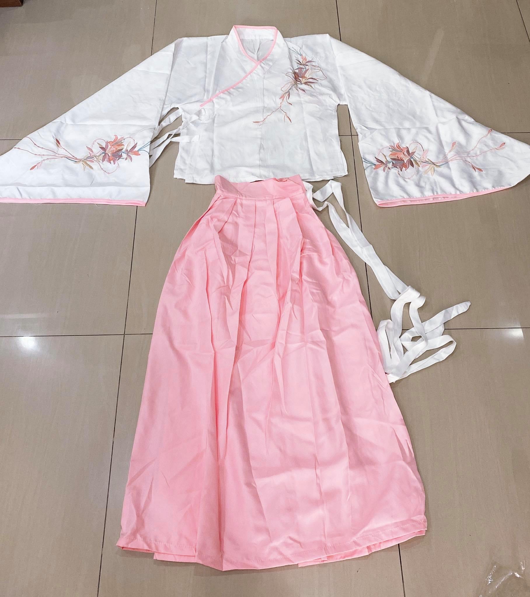 ชุดHUNFU รหัส TYD 56 สีขาว ชมพู สินค้าพร้อมส่ง
