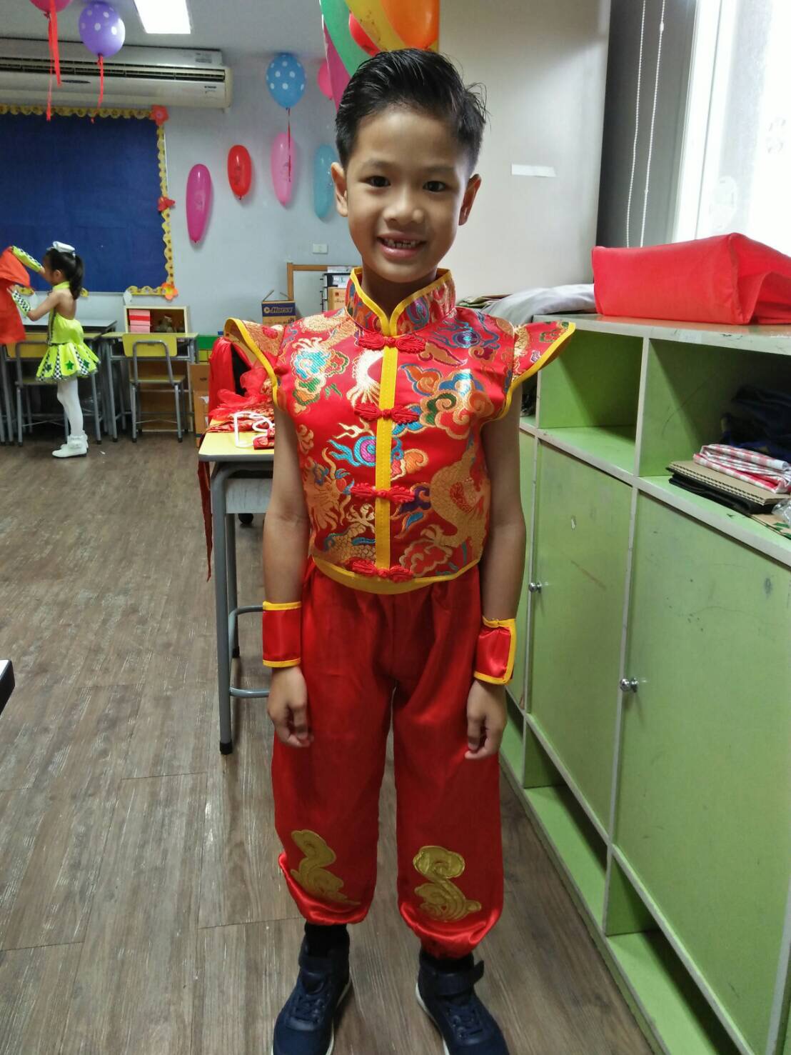 ชุดเต้นเด็กชายสีแดง . รหัส MC 28. สินค้าพร้อมส่ง