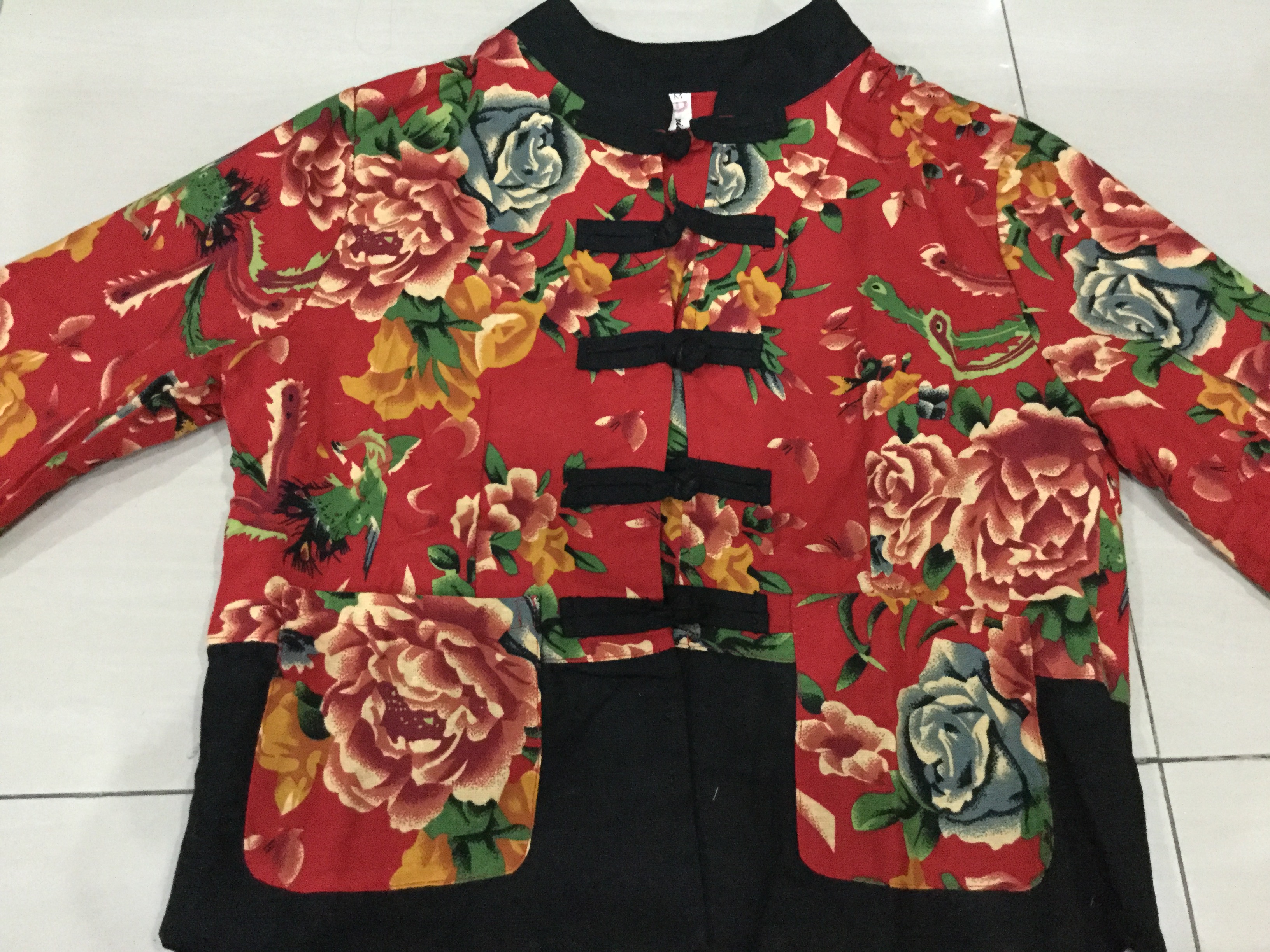 เสื้อผ้าฝ้ายแขนยาว สีแดงดอกโบตั๋น รหัส GR 49 สินค้าพร้อมส่ง