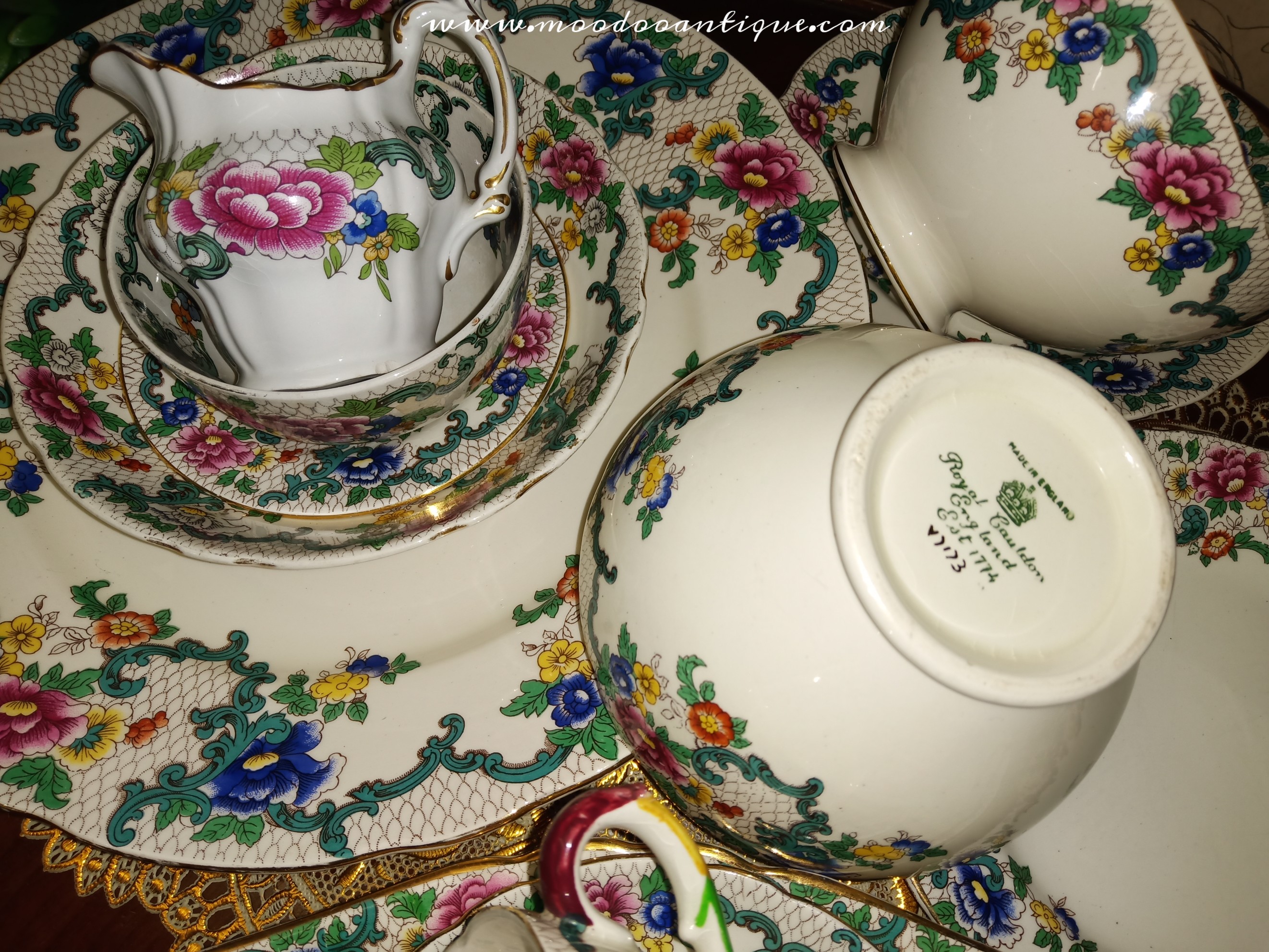 Royal Gouldon England set 12 pieces