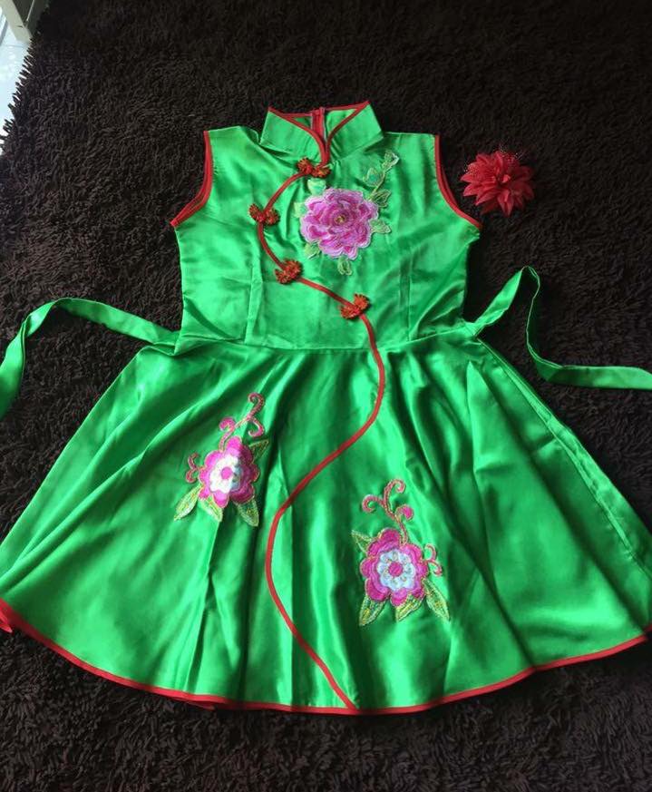 กี่เพ้าผู้หญิงสีเขียว B46