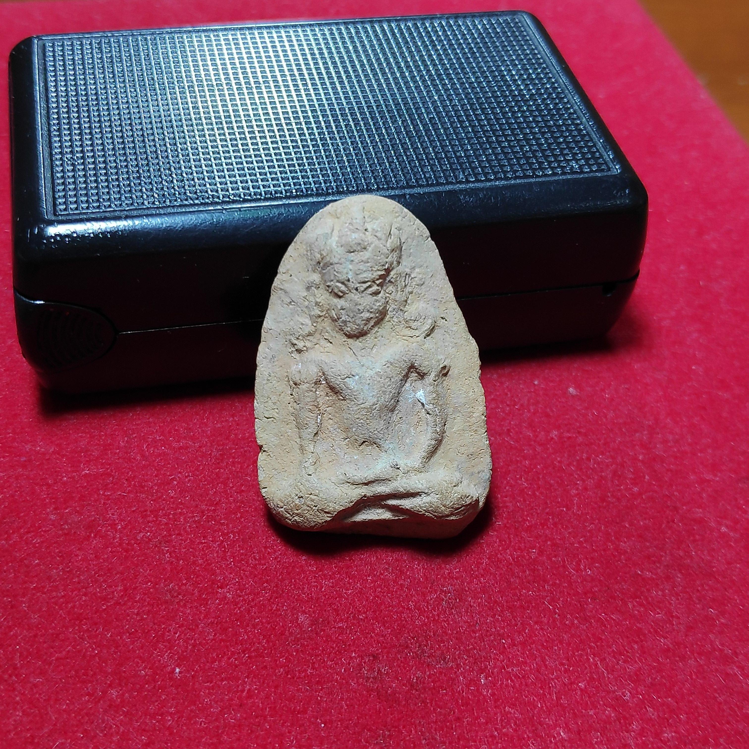 พระยอดขุนพลพิมพ์เล็กกรุลพบุรีเนื้อดิน