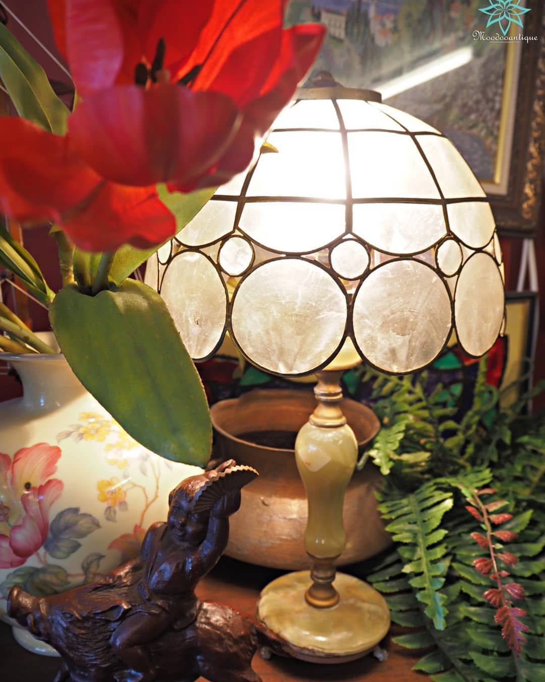 โคมไฟตั้งโต๊ะหินอ่อน