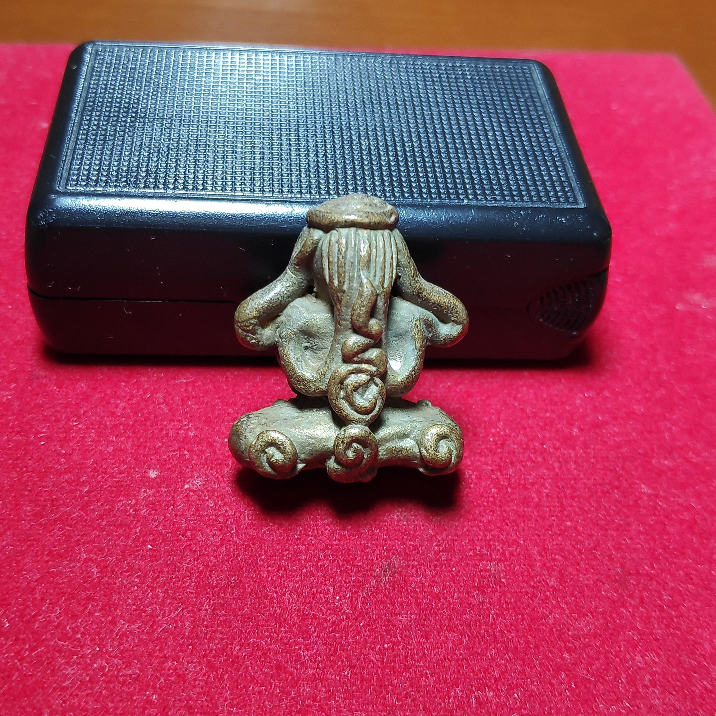 รูปหล่อพระปิดตาพิมพ์ว่าวจุฬายันต์ดอกจันสำนักเขาอ้อ