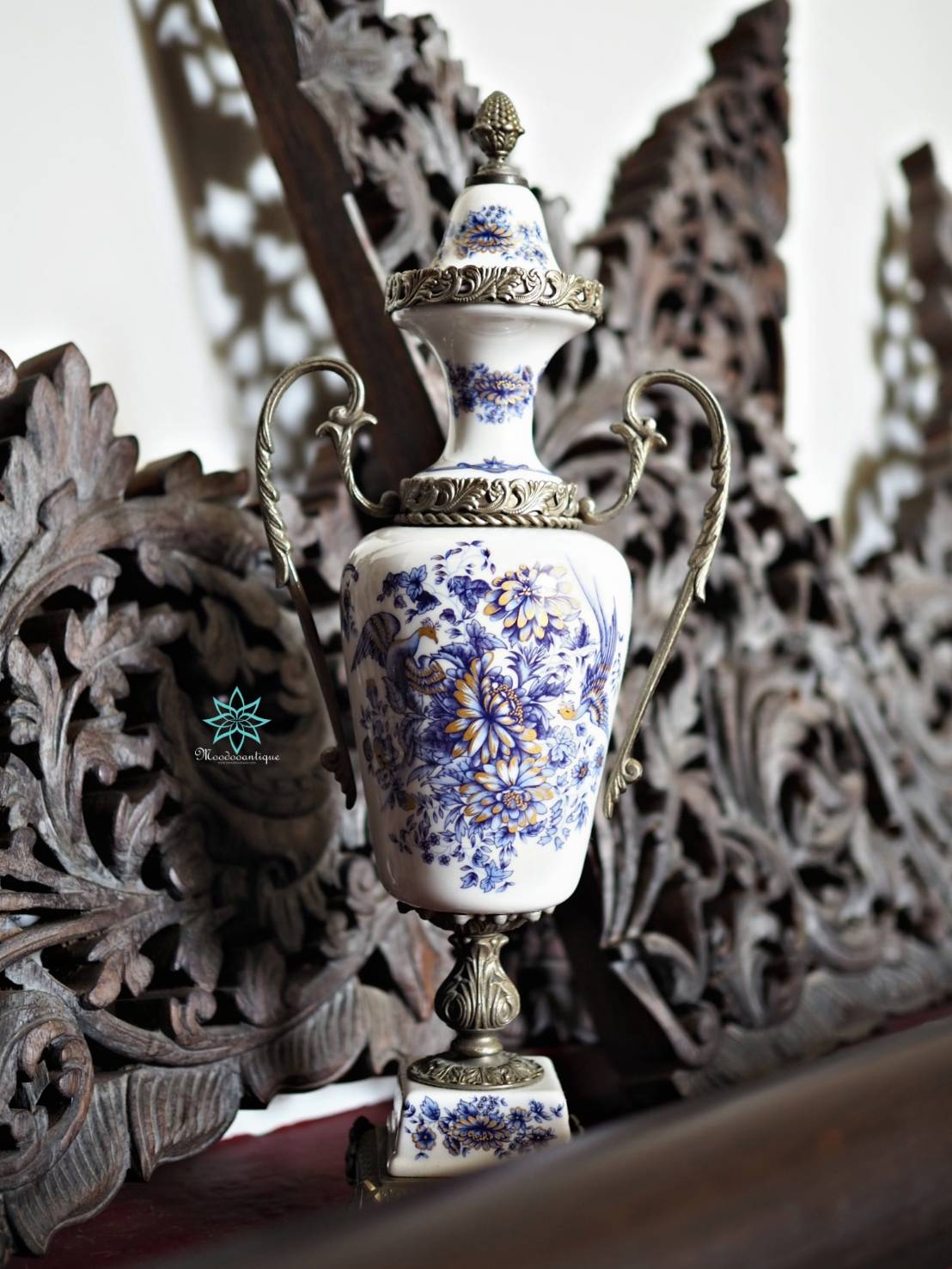 โถเซรามิค รูปนกฟินิกซ์คู่ ฐานและที่จับเป็น silver plates