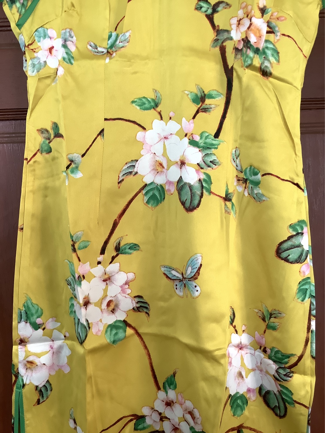 กี่เพ้าสั้นสีเหลืองผ้ามัน รหัส K140