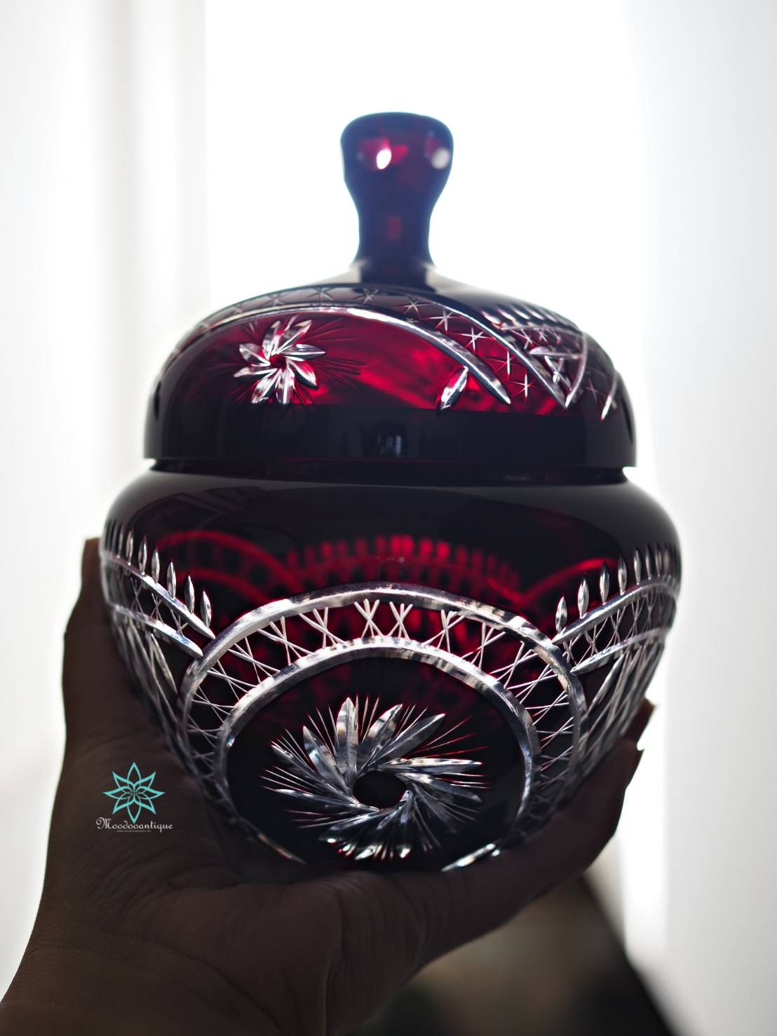 โถคริสตัล bohemian สีแดง