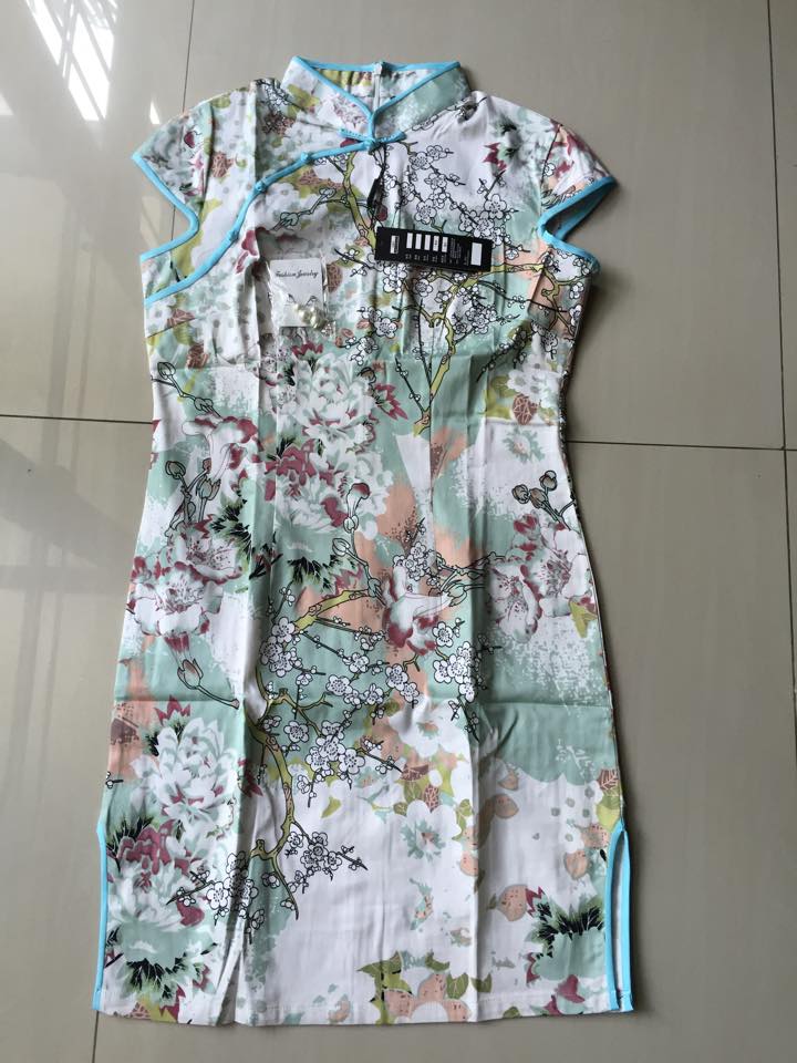 D2 79 - ชุดกี่เพ้า ลายดอกไม้