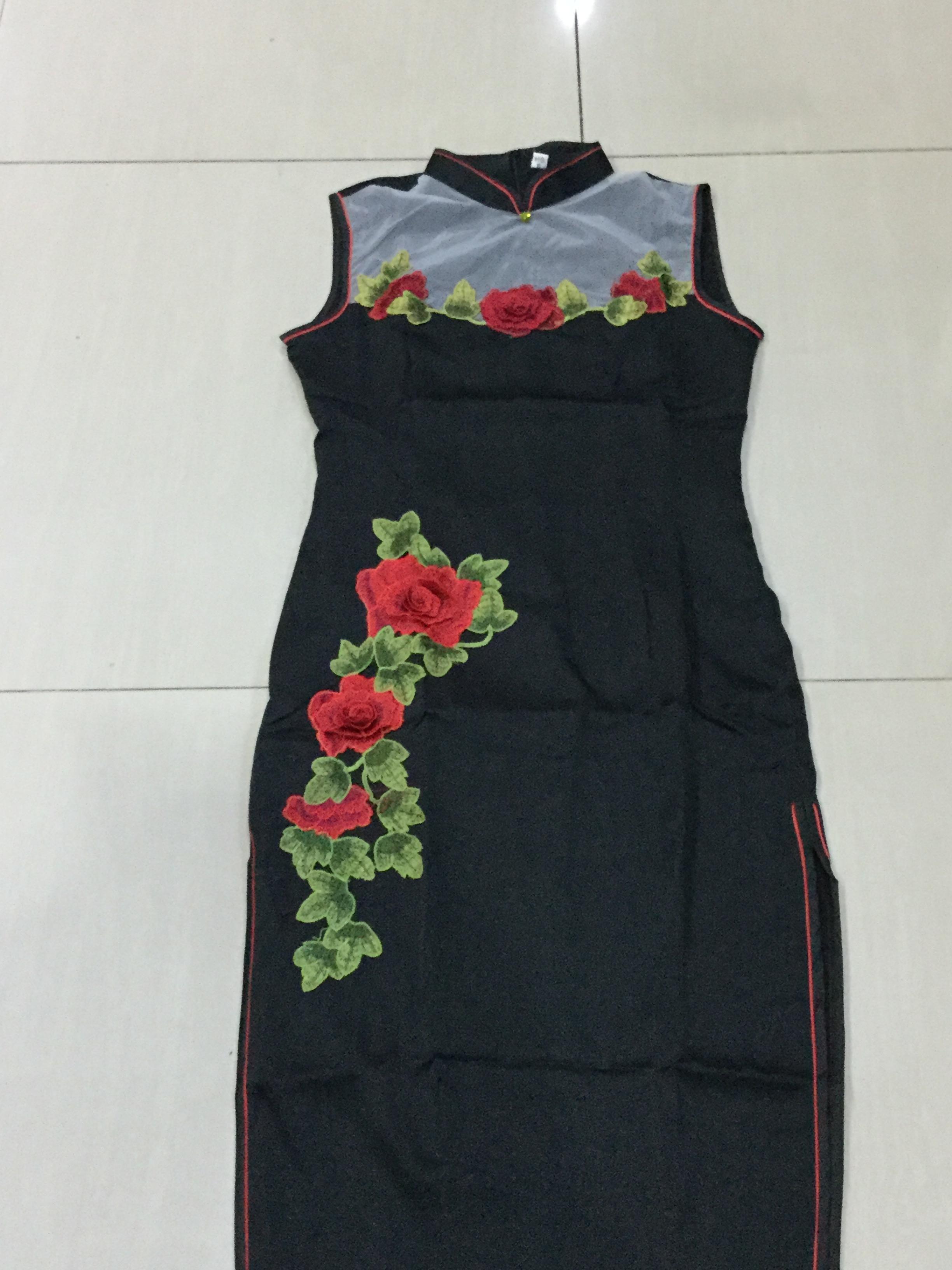 กี่เพ้ายาว ผ้าไหมสีนำ้เงิน แขนกุด รหัส VIP 214 สินค้าพร้อมส่ง