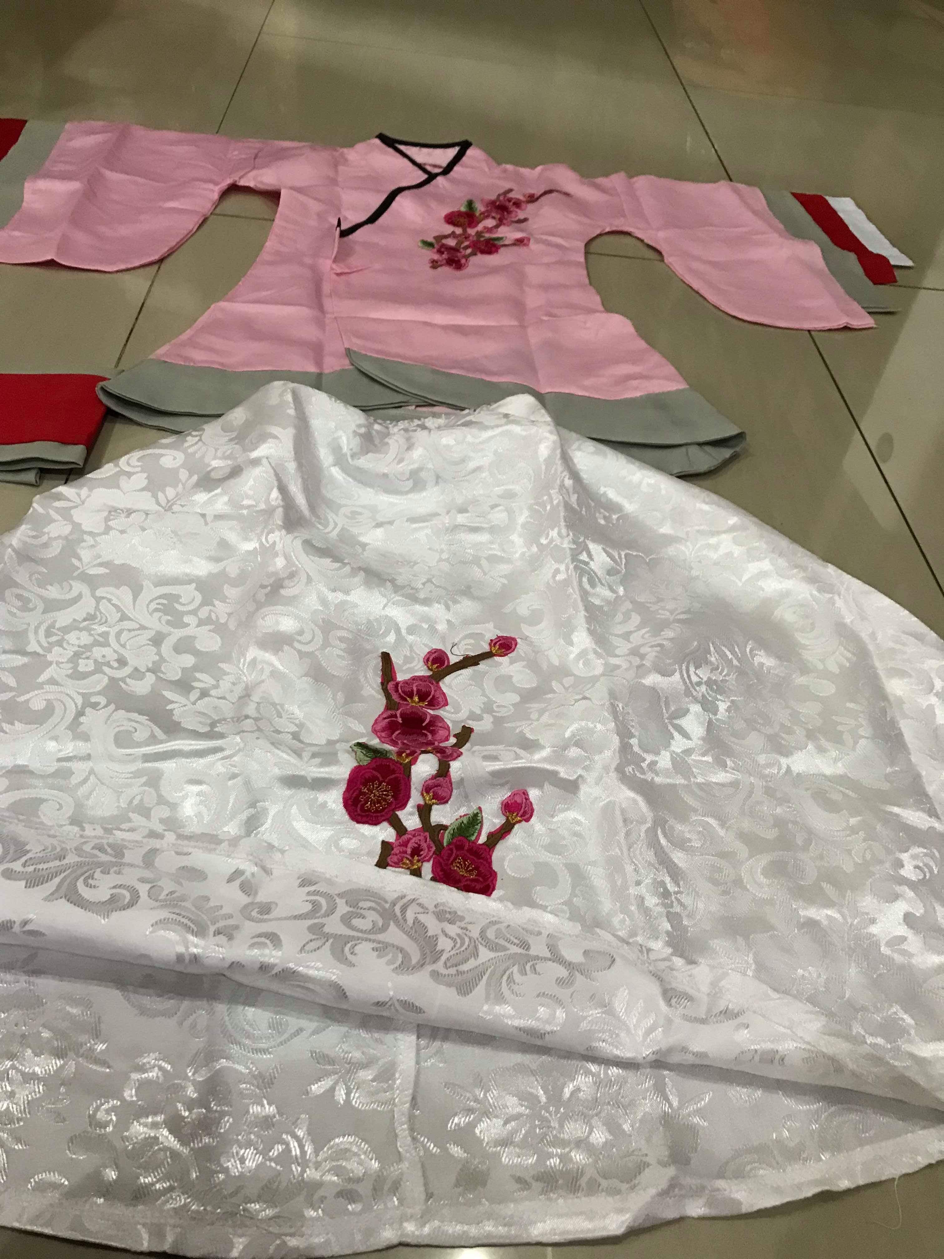 ชุดจีนฮั่น สีชมพูลายปัก รหัส QU 50 สินค้าพร้อมส่ง