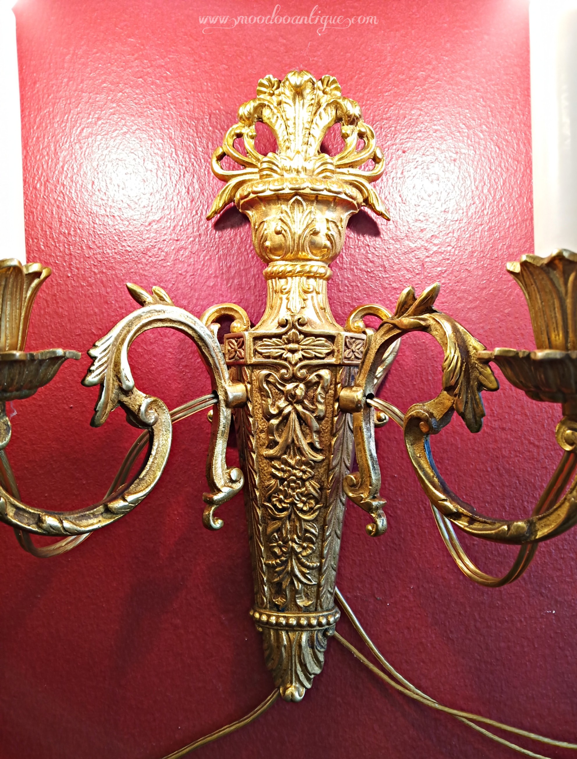 โคมไฟผนังทองเหลือง