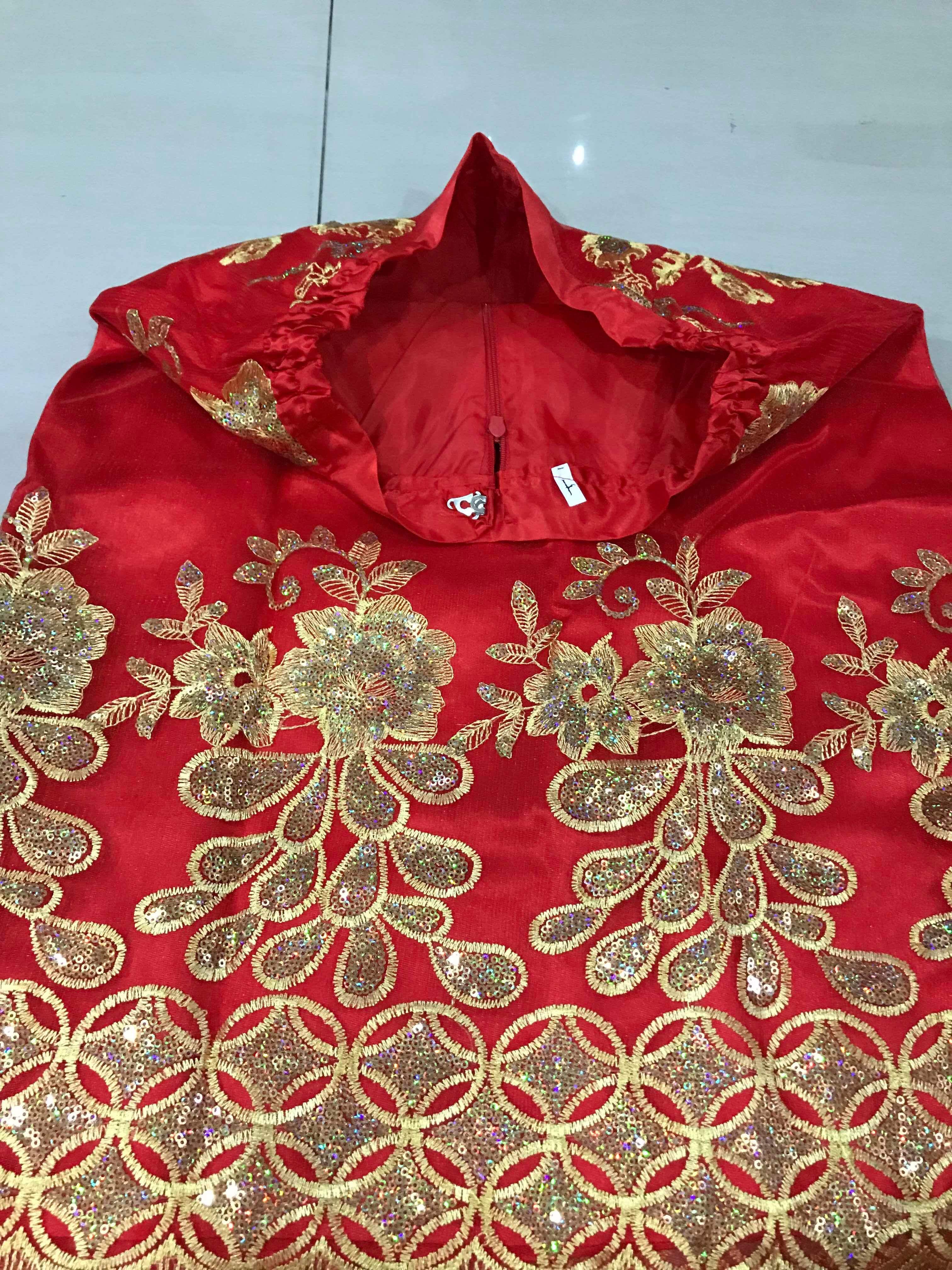 ชุดเสื้อ +กระโปรง สีแดง. เนื้อดี ใส่สบาย รหัสSHOT 140