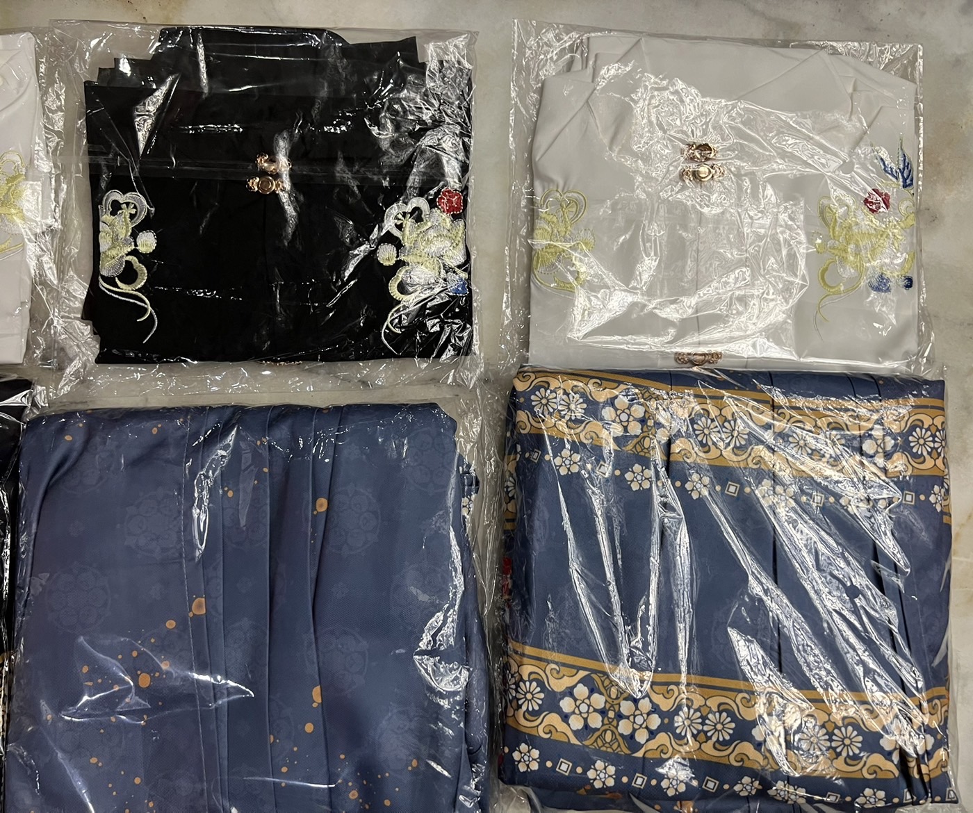 เสื้อดำ