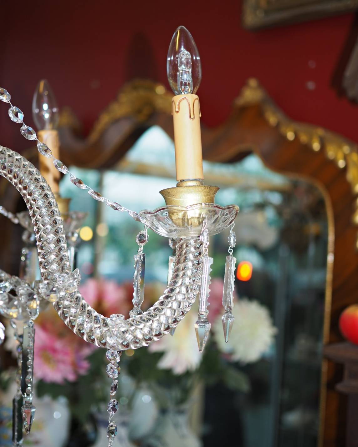 Antique French Crystal Chandelier งานฝรั่งเศส โค้งก้านโค้งงอบิดเป็นเกลียว มี 6 ช่อกิ่งไฟ