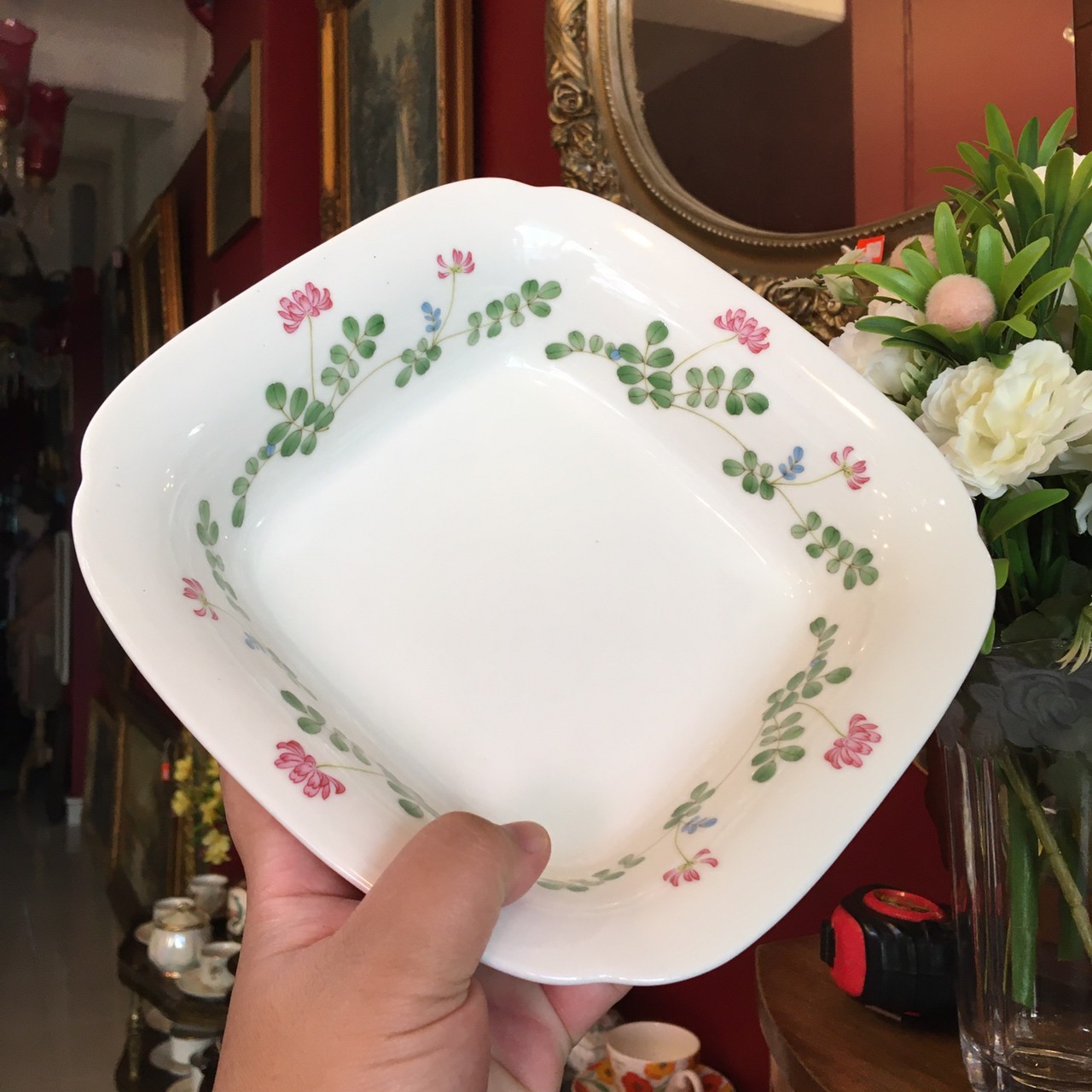 ชามใบใหญ่ ลายดอกไม้