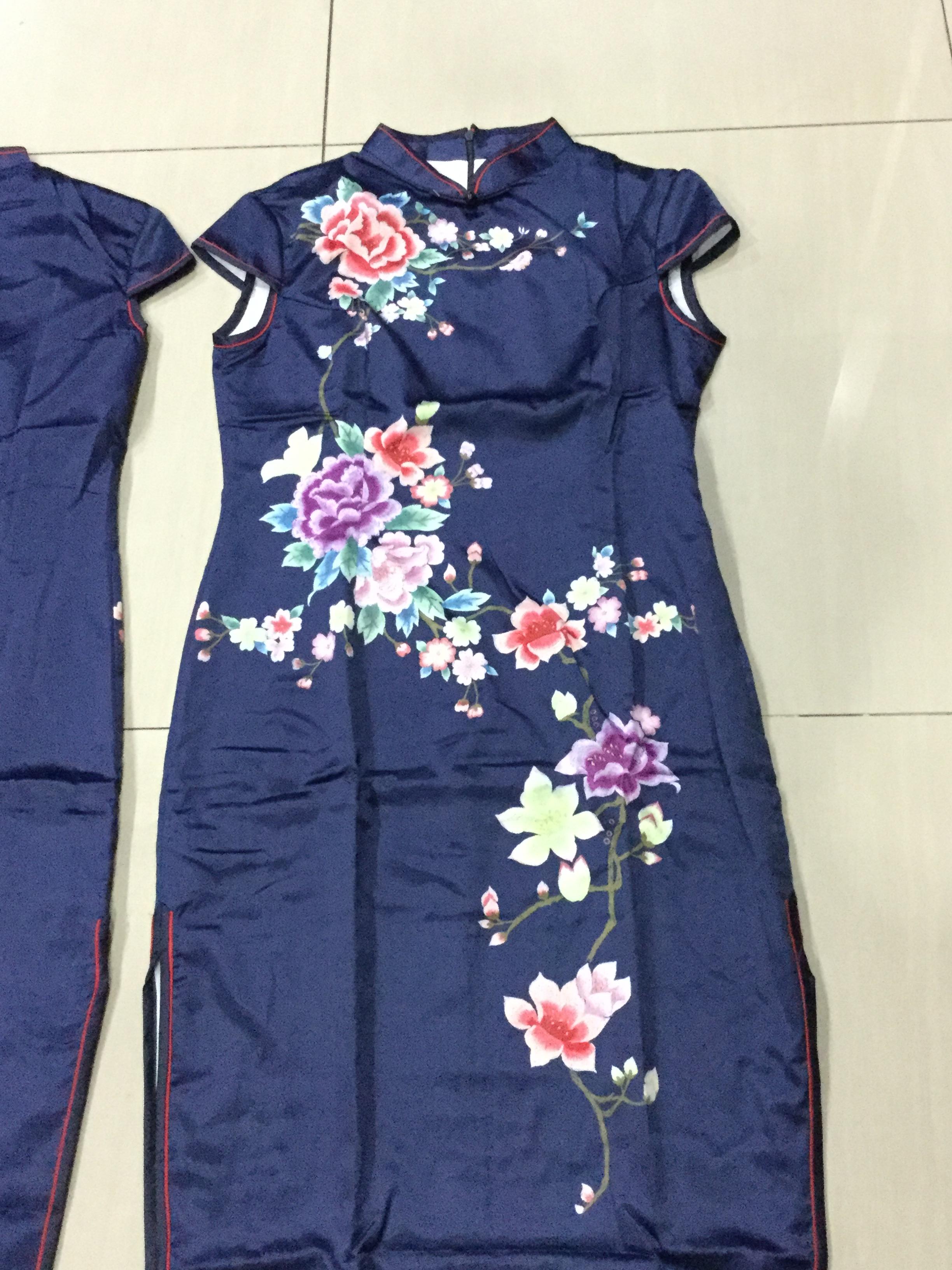 กี่เพ้ายาว ผ้าไหมสีนำ้เงิน รหัส AE 138 สินค้าพร้อมส่ง