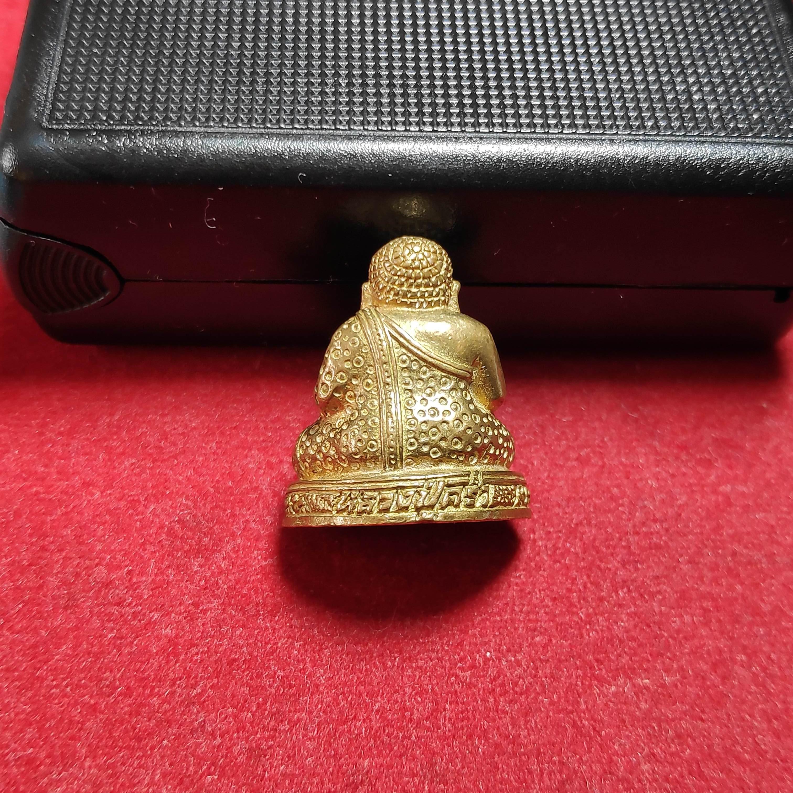 พระกริ่งสังกัจจายณ์หลวงปู่คร่ำวัดวังหว้าปี2537