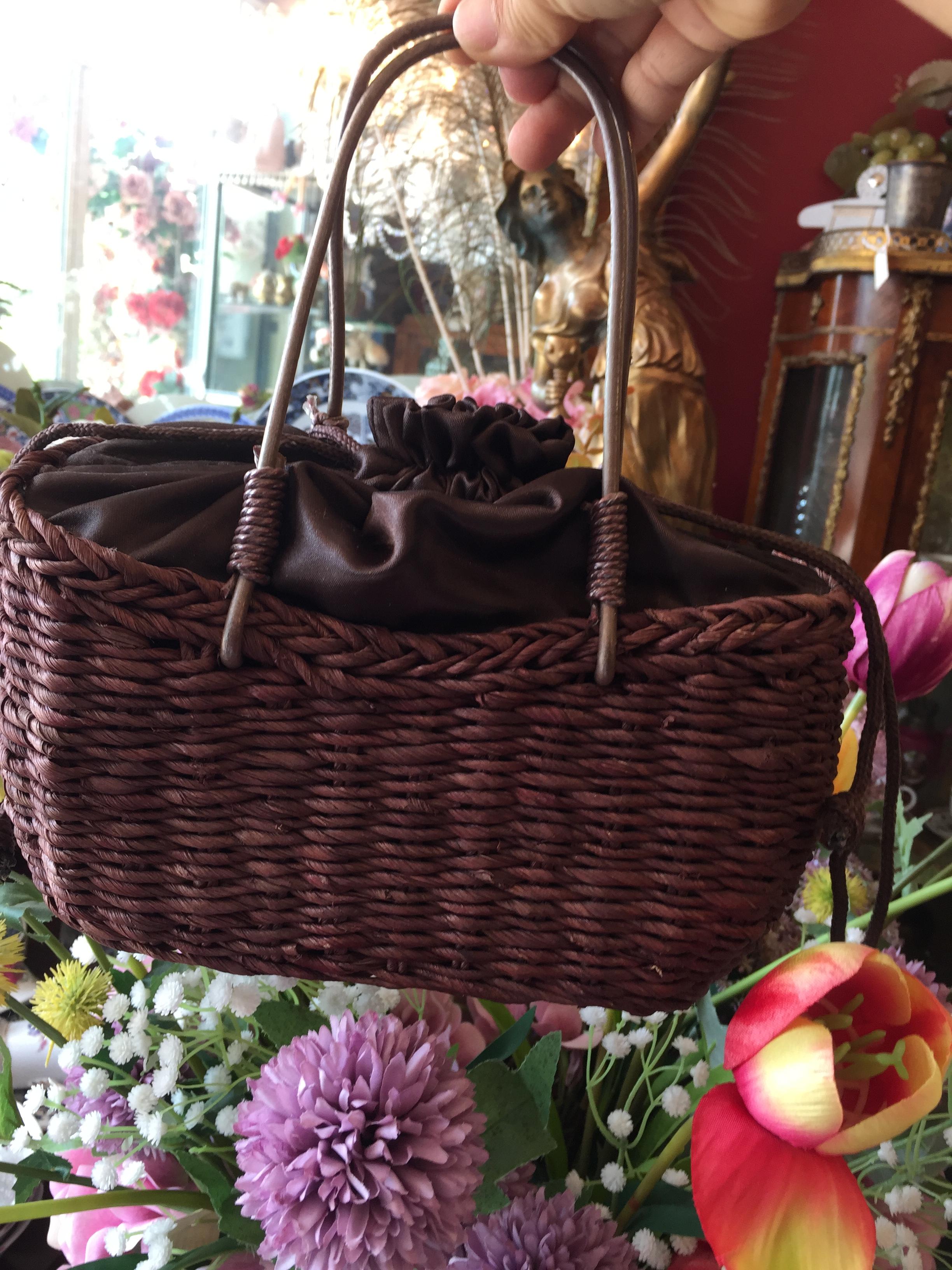 กระเป๋าถือวัสดุธรรมชาติ