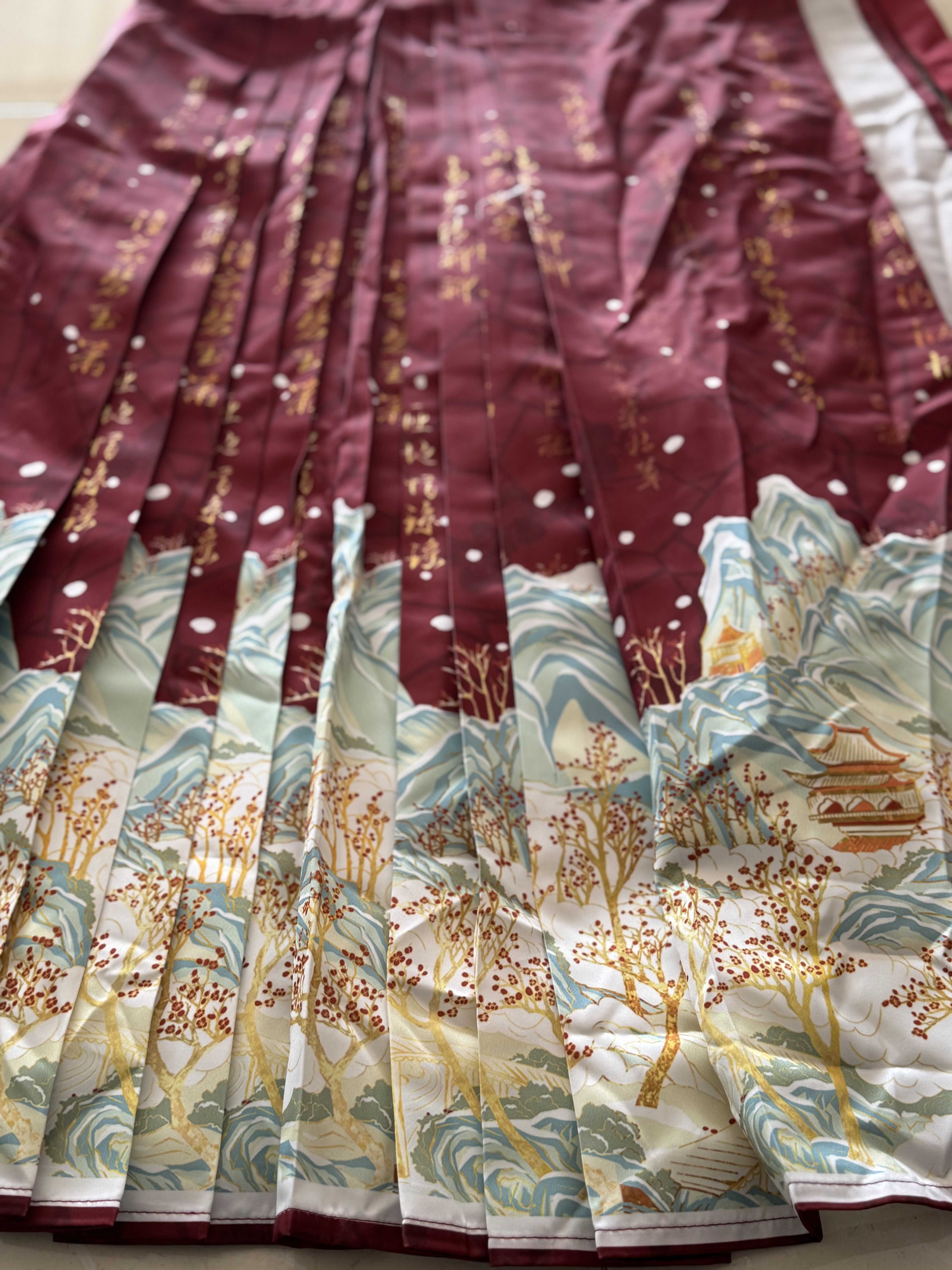 กระโปรงหม่าเมี่ยนยาว สีแดงลายธิเบต รหัส 460