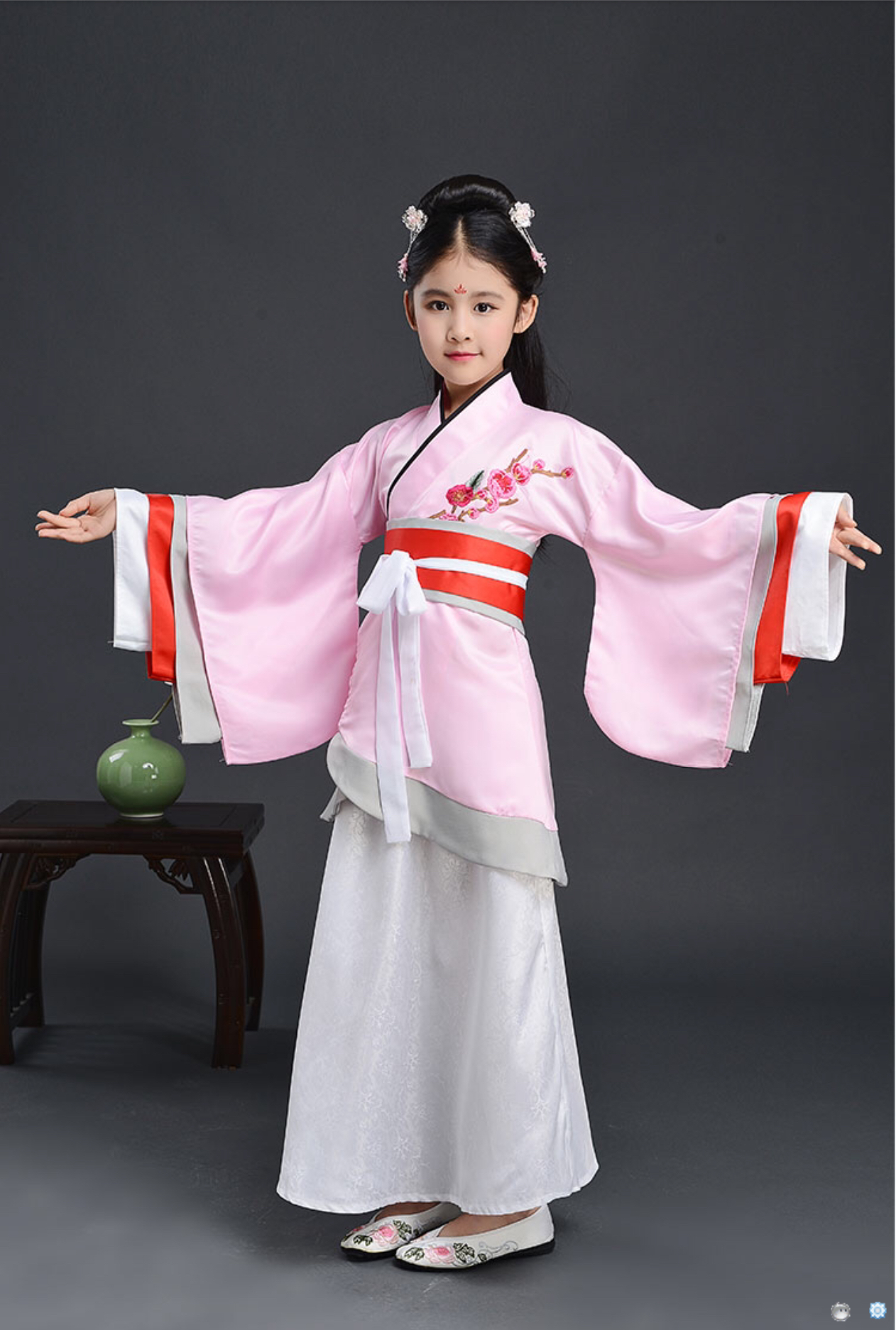 ชุดจีนฮั่น สีชมพูลายปัก รหัส QU 50 สินค้าพร้อมส่ง